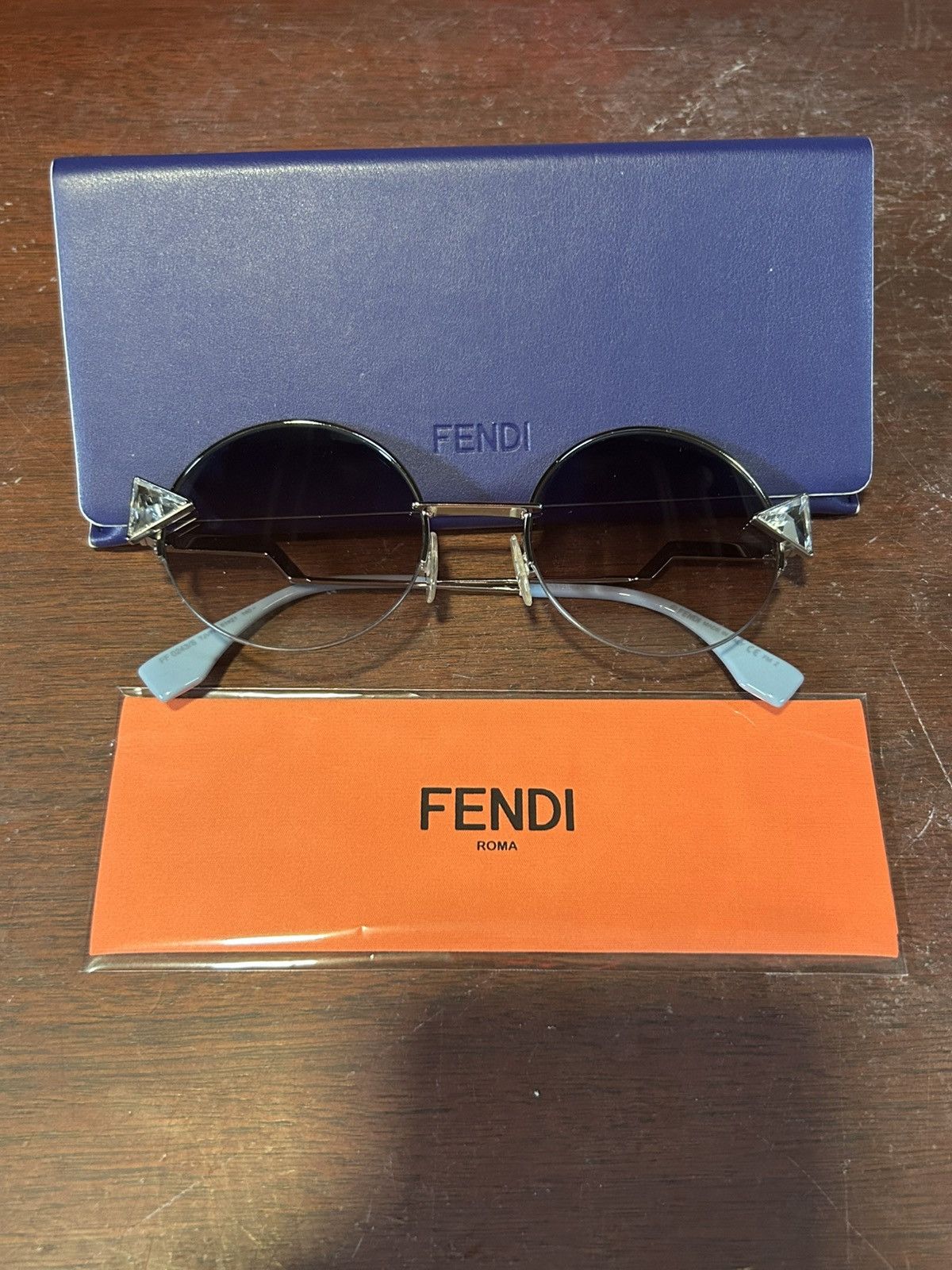 Fendi Fendi Circular Frame Sunglasses Size ONE SIZE - 1 Thumbnail