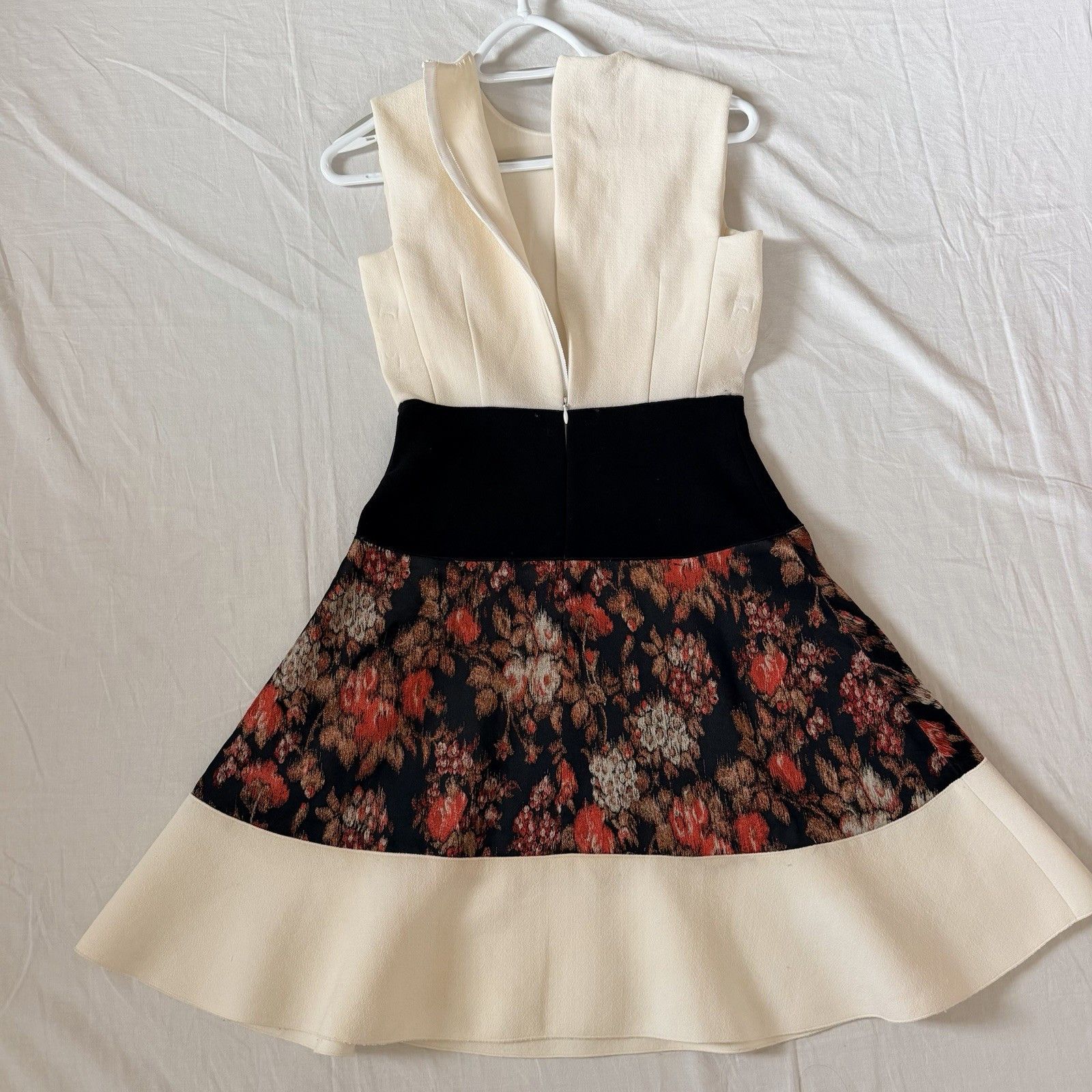 Giambattista Valli Giambattista Valli Pre Fall 2015 Runway Dress IT 38 XXS Silk Size XXS / US 00 / IT 34 - 6 Thumbnail