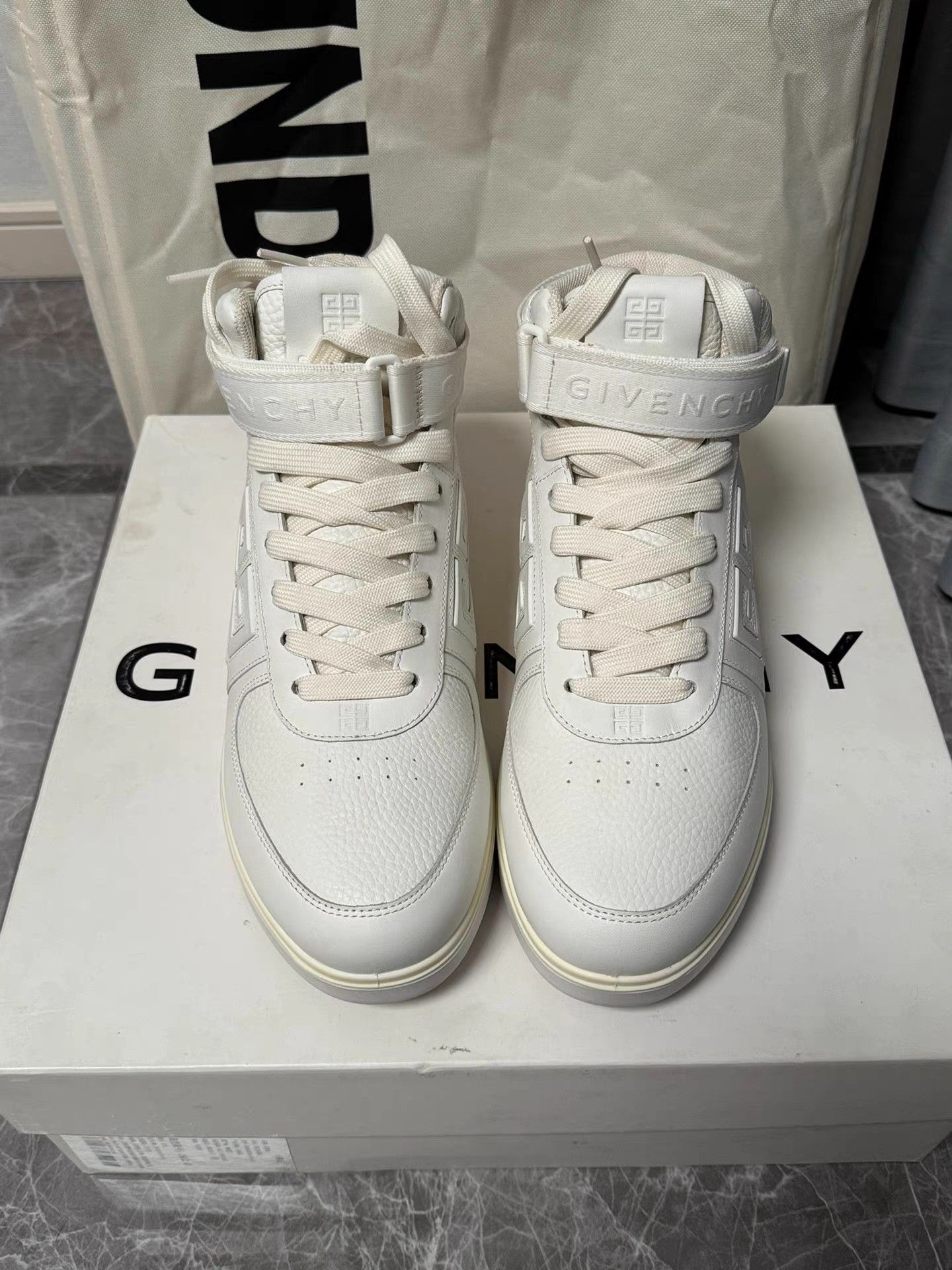 Givenchy Givenchy 4G Logo High-Top Sneakers K6 Size US 9 / EU 42 - 2 Thumbnail