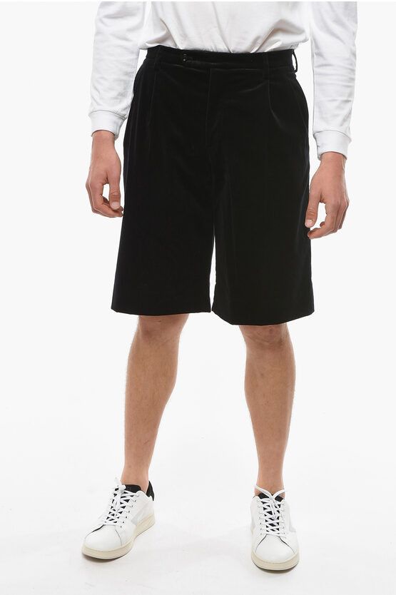 image of Gucci Velvet Double Pleat Shorts in Black, Men's (Size 31)