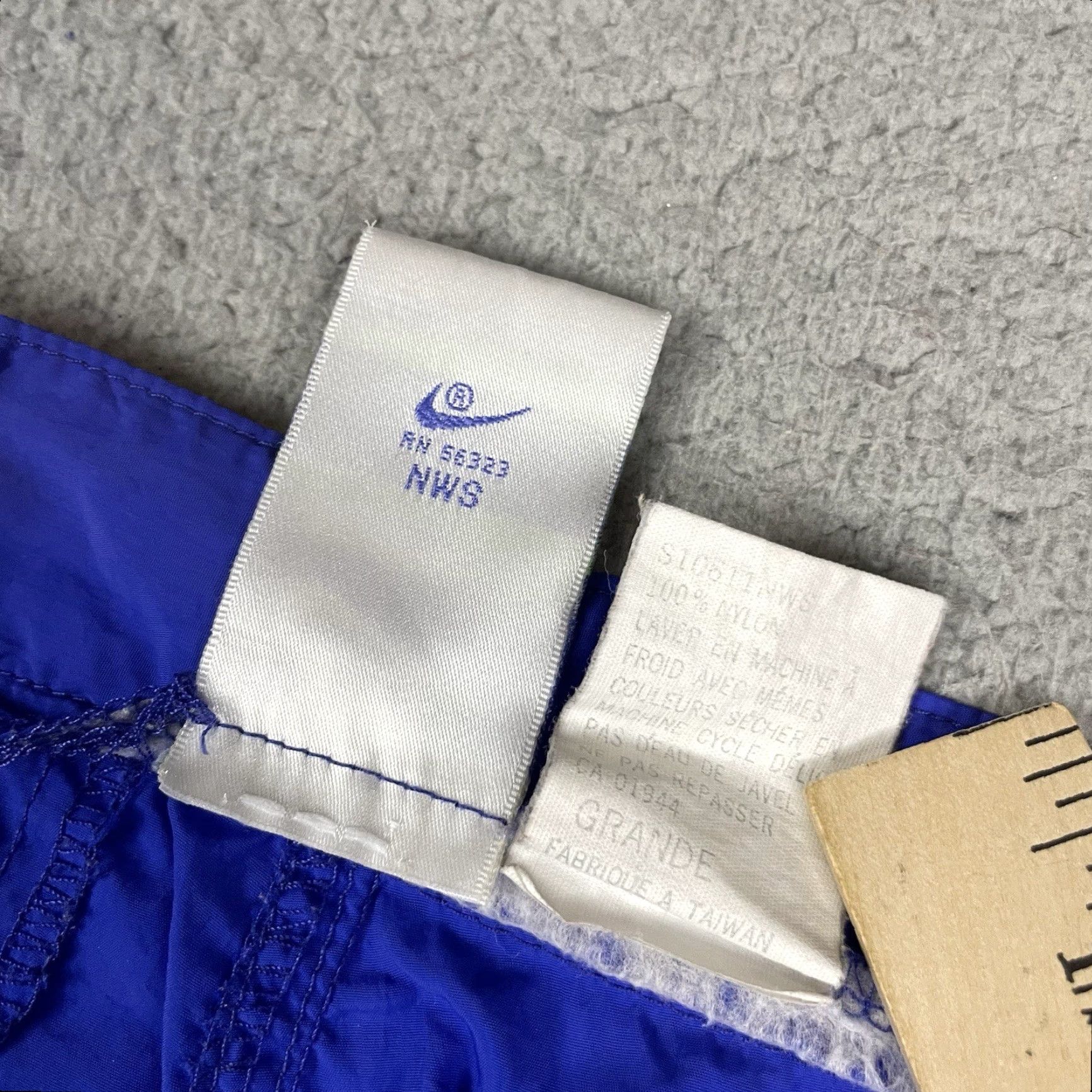 Nike VINTAGE Nike Short Nike Shorts Womens L Blue Tennis Nylon Zip Short Challenge Court Logo Retro Size 36" / US 14 / IT 50 - 5 Thumbnail