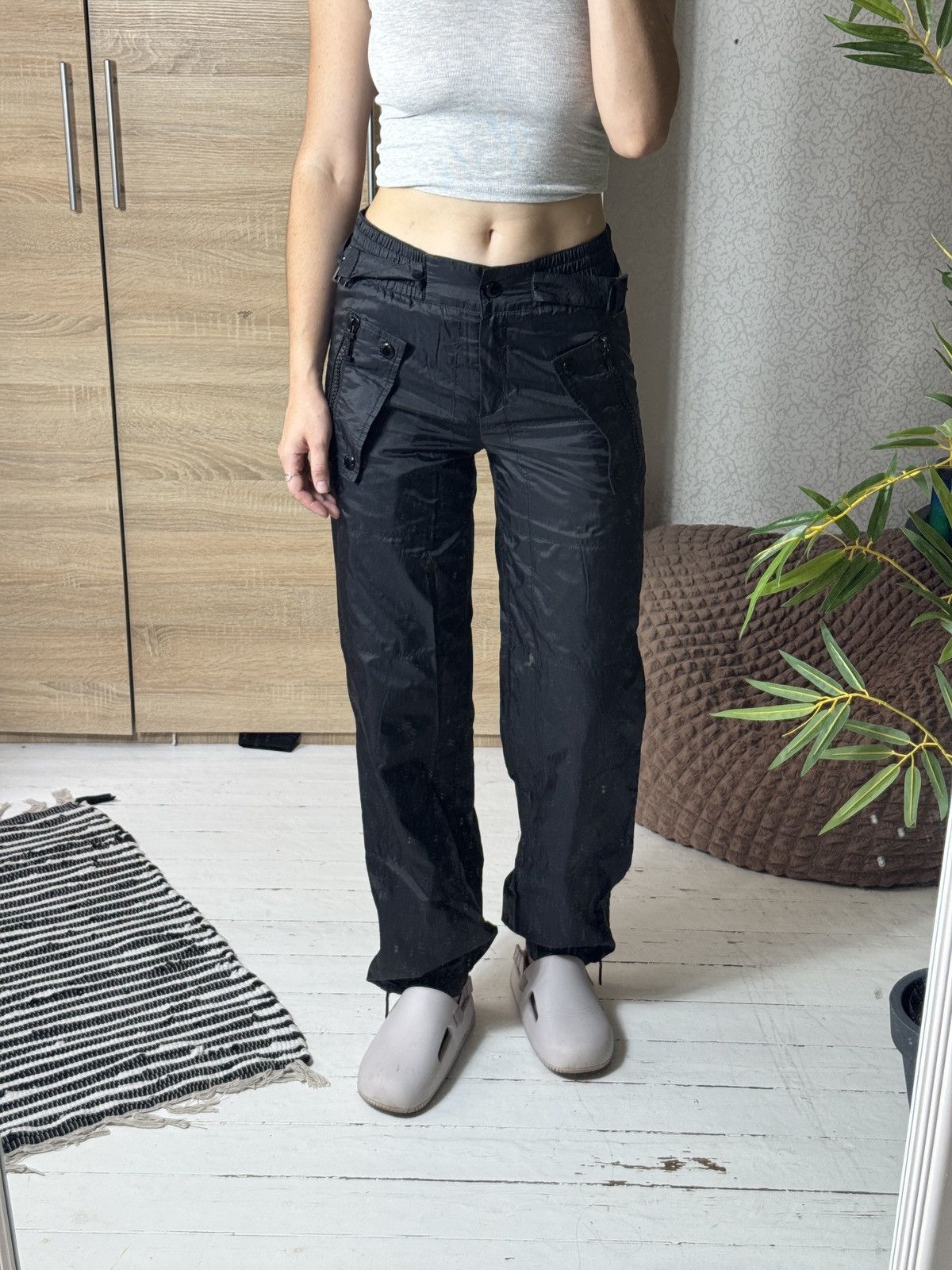 Iceberg VINTAGE ICEBERG NYLON AVANT GARDE PANTS Size 26" / US 2 / IT 38 - 2 Thumbnail