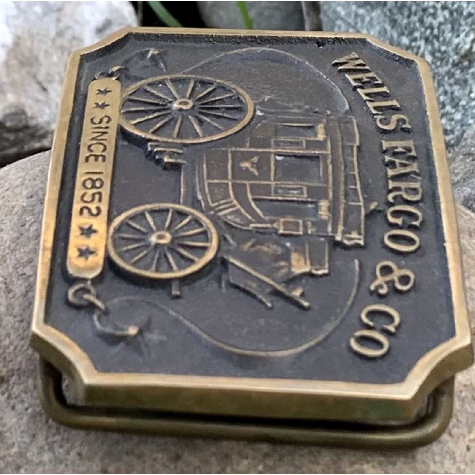 Vintage VINTAGE Wells Fargo & Co belt buckle Brass 1973 F533 Adult Unisex Rockabilly 1852- Decade 1970s Size ONE SIZE - 3 Thumbnail