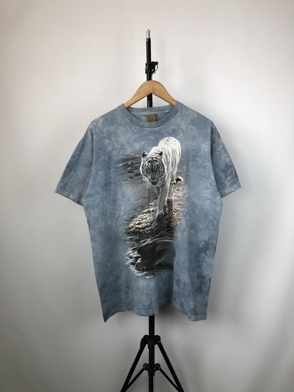 The Mountain × Vintage VINTAGE THE MOUNTAIN TIGER VERY RARE T SHIRT 1999 Size US L / EU 52-54 / 3 - 1 Thumbnail