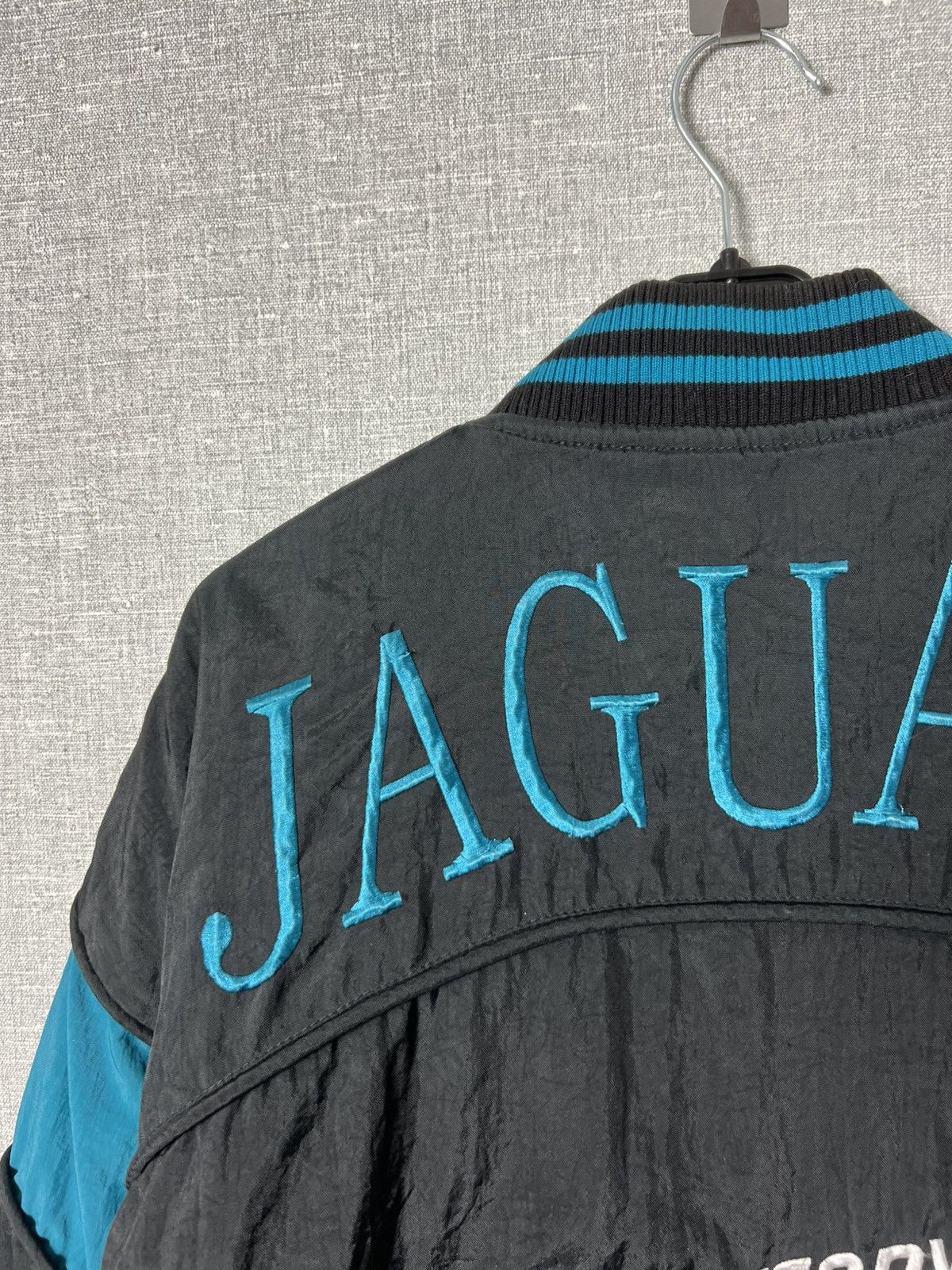 Starter RARE JACKSONVILLE JAGUARS NUTMEG CAMPRI NYLON BOMBER JACKET Size US XL / EU 56 / 4 - 21 Thumbnail