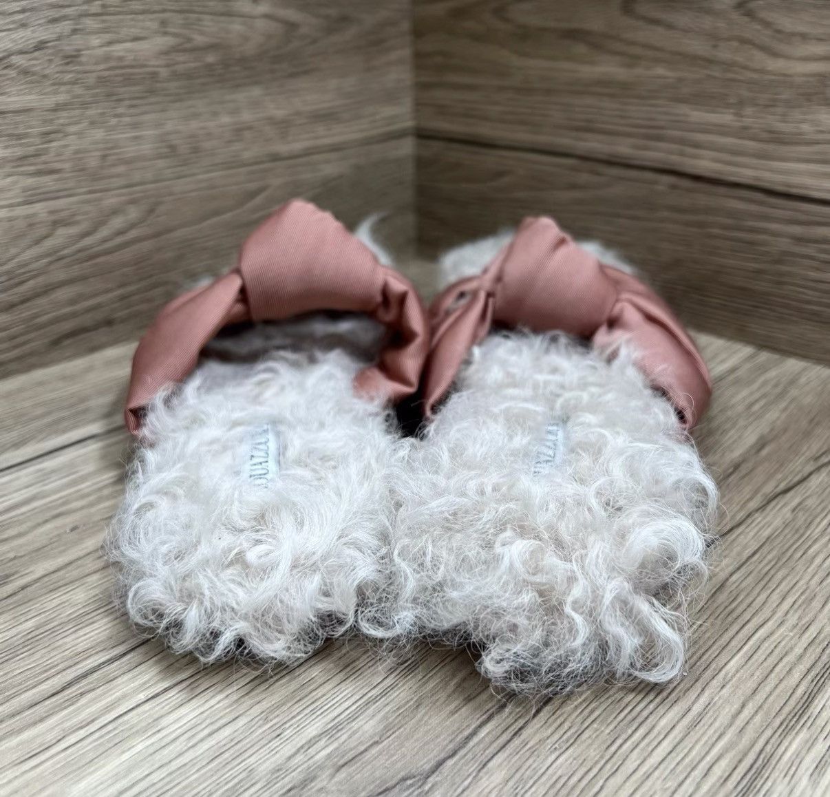Aquazzura Aquazzura Pink Furry Slippers J41 Size US 8 / IT 38 - 4 Thumbnail