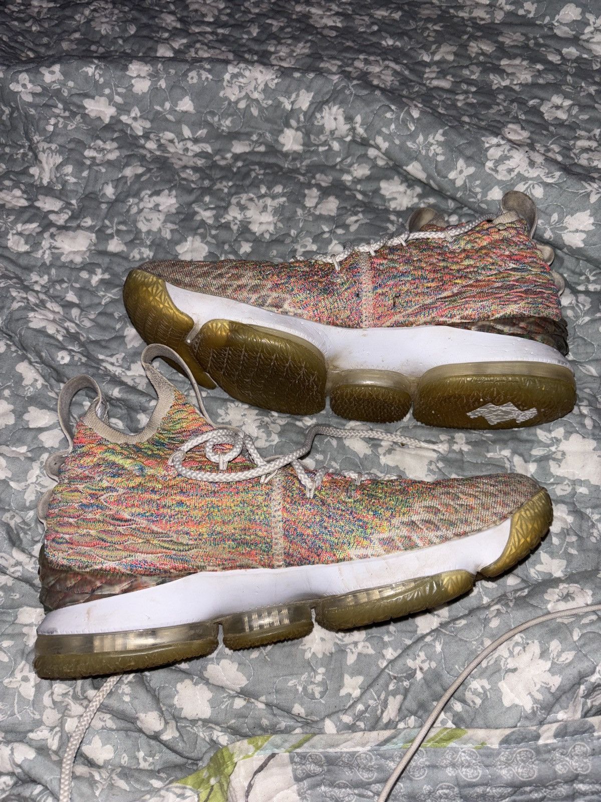 Other Lebron 15 fruity pebbles Size US 10.5 / EU 43-44 - 2 Thumbnail