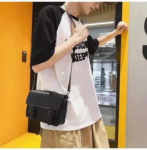 Japanese Brand Vintage Leather messenger bag Size ONE SIZE - 2 Thumbnail