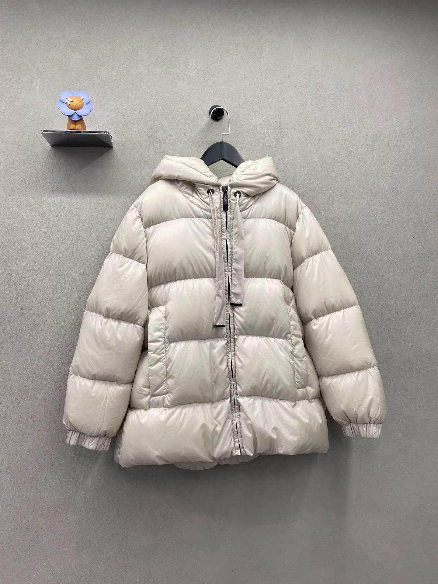 Max Mara MaxMara solid zipper hooded oversize puffer jacket Size L / US 10 / IT 46 - 2 Thumbnail