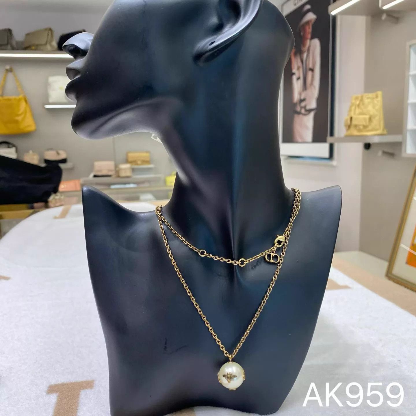 Dior Dior Vintage Pearl Bee Star CD 75cm Chain AK959 Size ONE SIZE - 6 Thumbnail