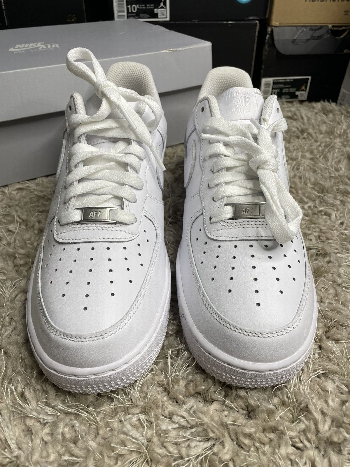 Nike Nike Air Force 1 Triple White Size US 8.5 / EU 41-42 - 4 Thumbnail