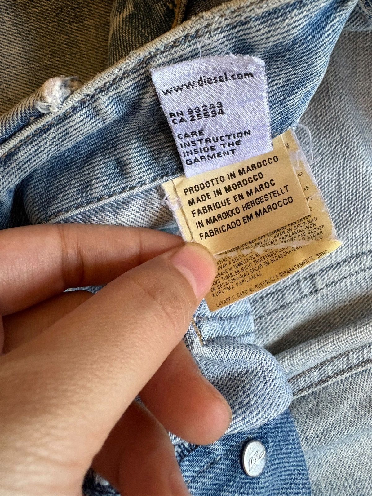 Diesel Vintage Diesel Faded Wash Distressed Bootcut Jeans Size US 26 / EU 42 - 10 Thumbnail