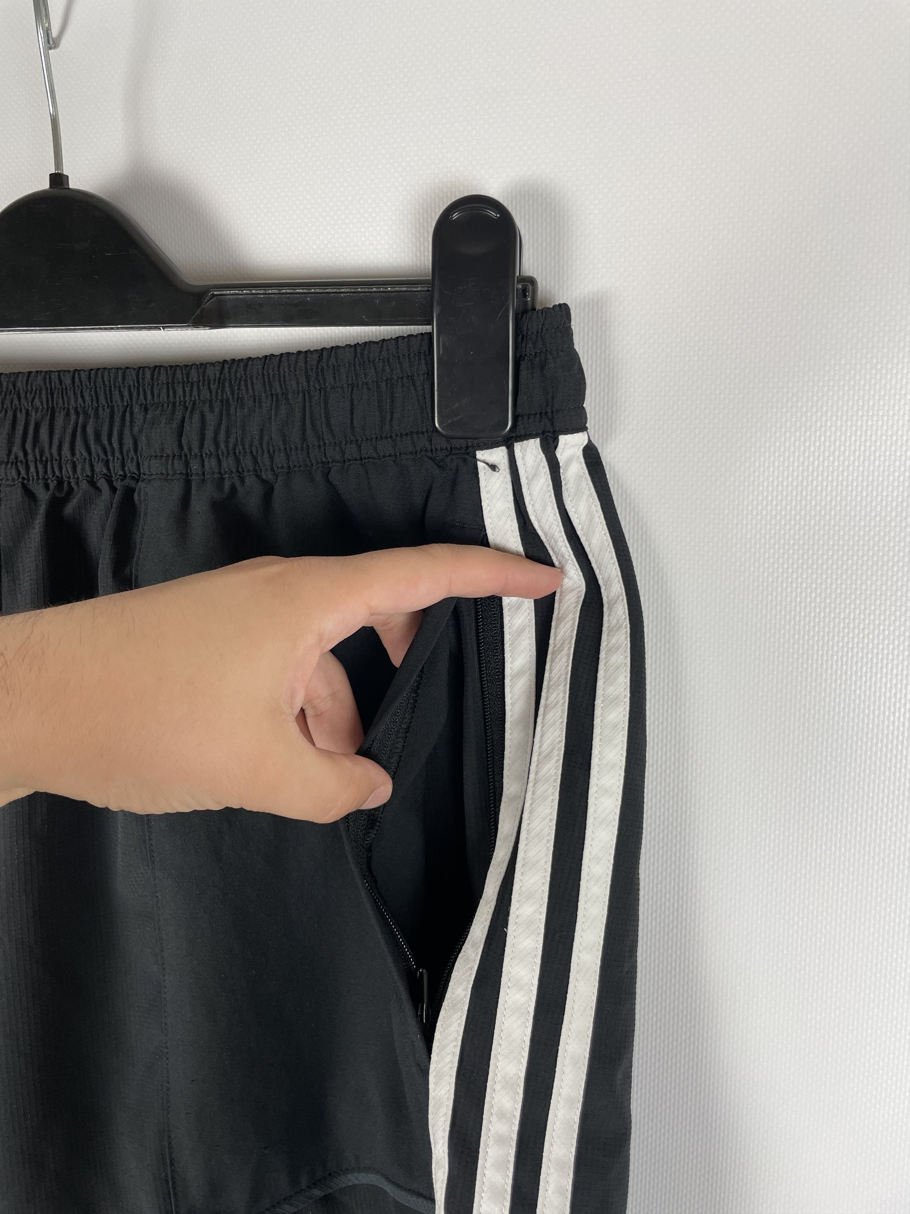 Adidas Vintage Juventus soccer shorts adida Size US 32 / EU 48 - 5 Thumbnail