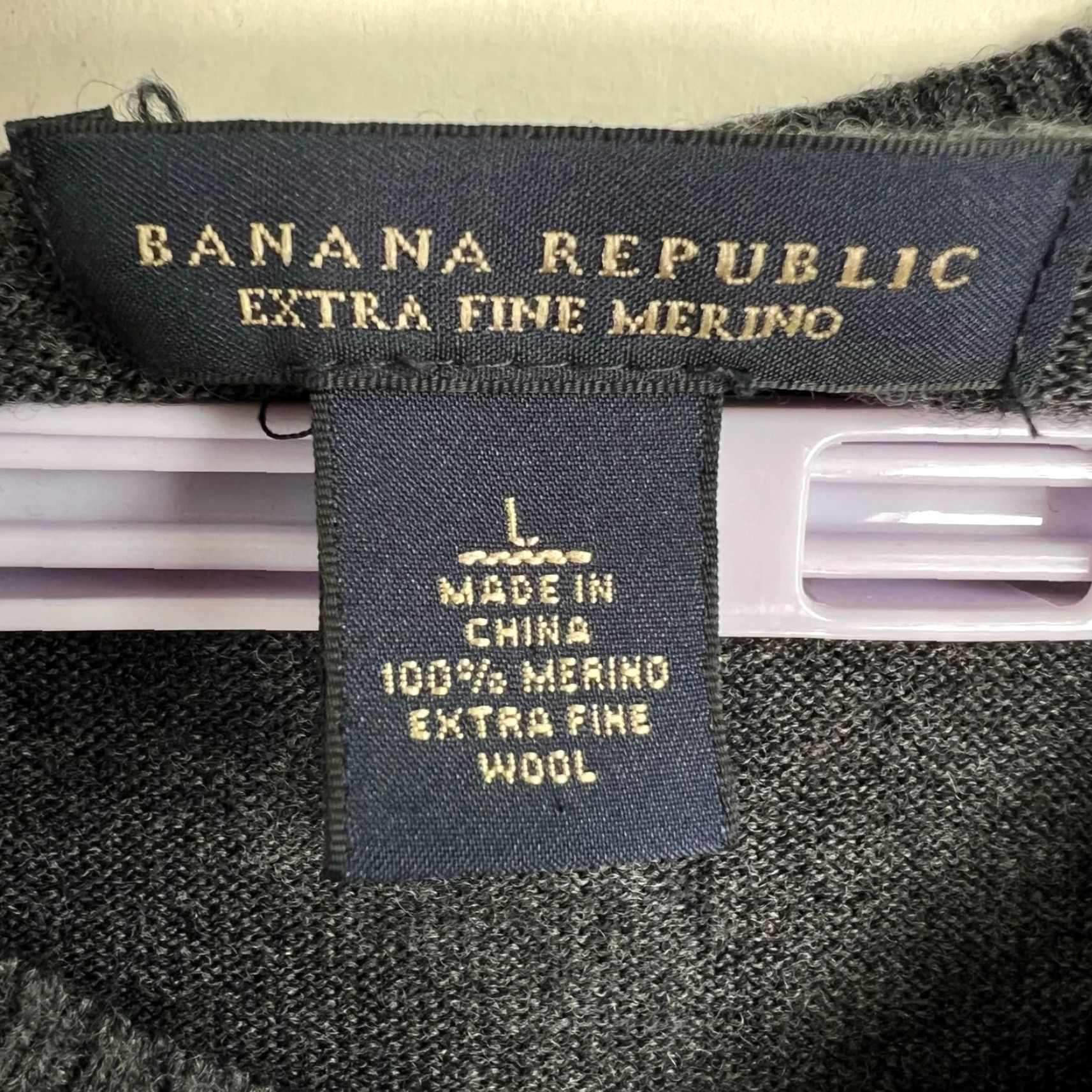 Banana Republic Banana Republic Wool Sweater Mens V Neck Extra Fine Italian Merino Wool Gray L Size US L / EU 52-54 / 3 - 4 Thumbnail