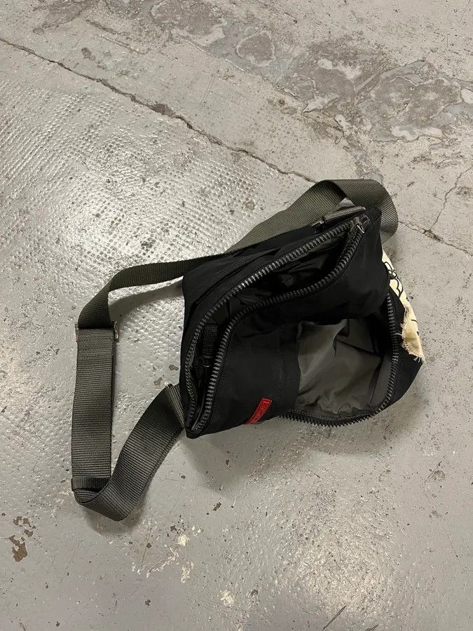 Prada AW2004 Prada Black Nylon Contemporary Shoulder Bag Size ONE SIZE - 8 Thumbnail