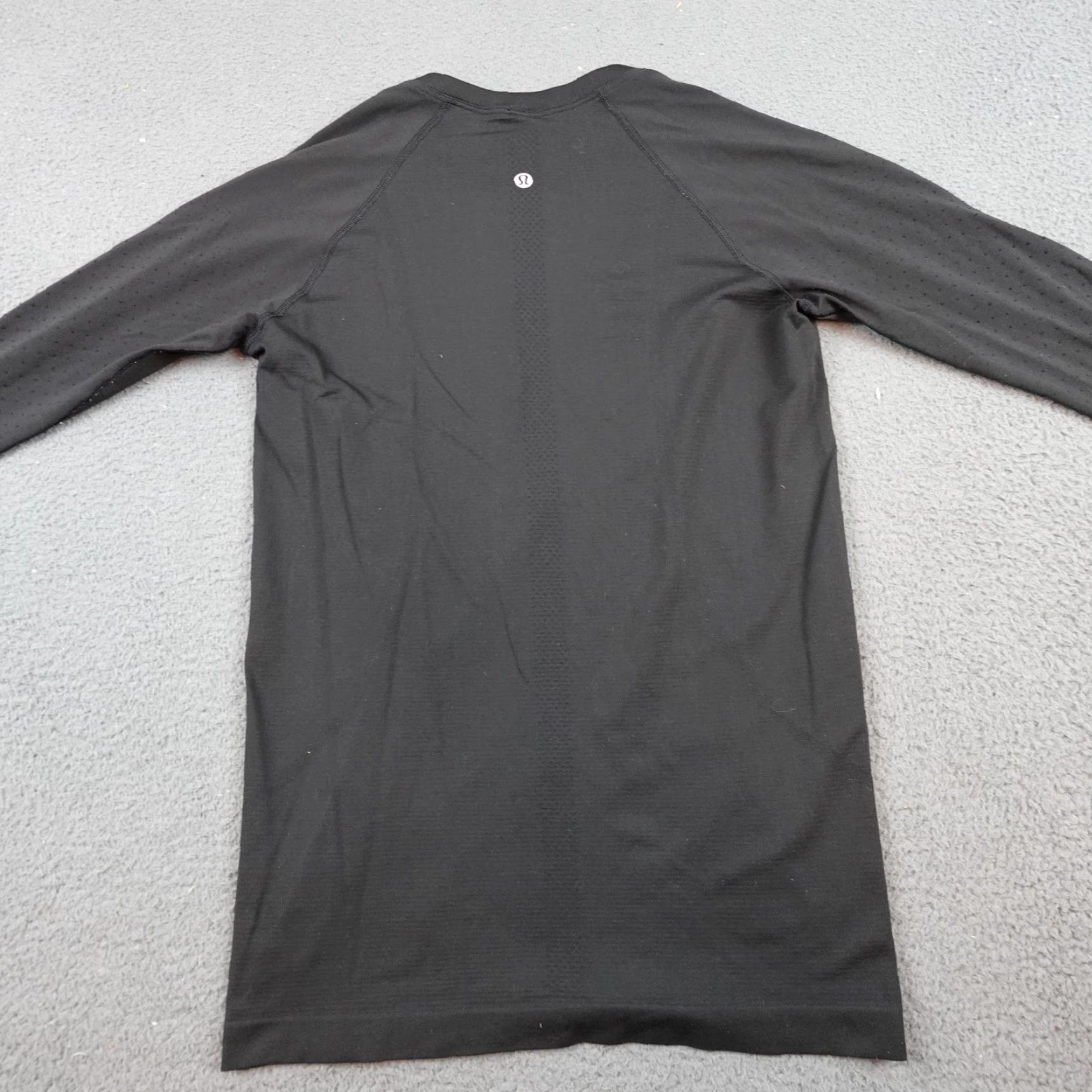 Lululemon Lululemon Metal Vent Tech Shirt Womens S Black Long Sleeve Athletic Running & Gym Training Yoga Shirt Mens? Size S / US 4 / IT 40 - 5 Thumbnail