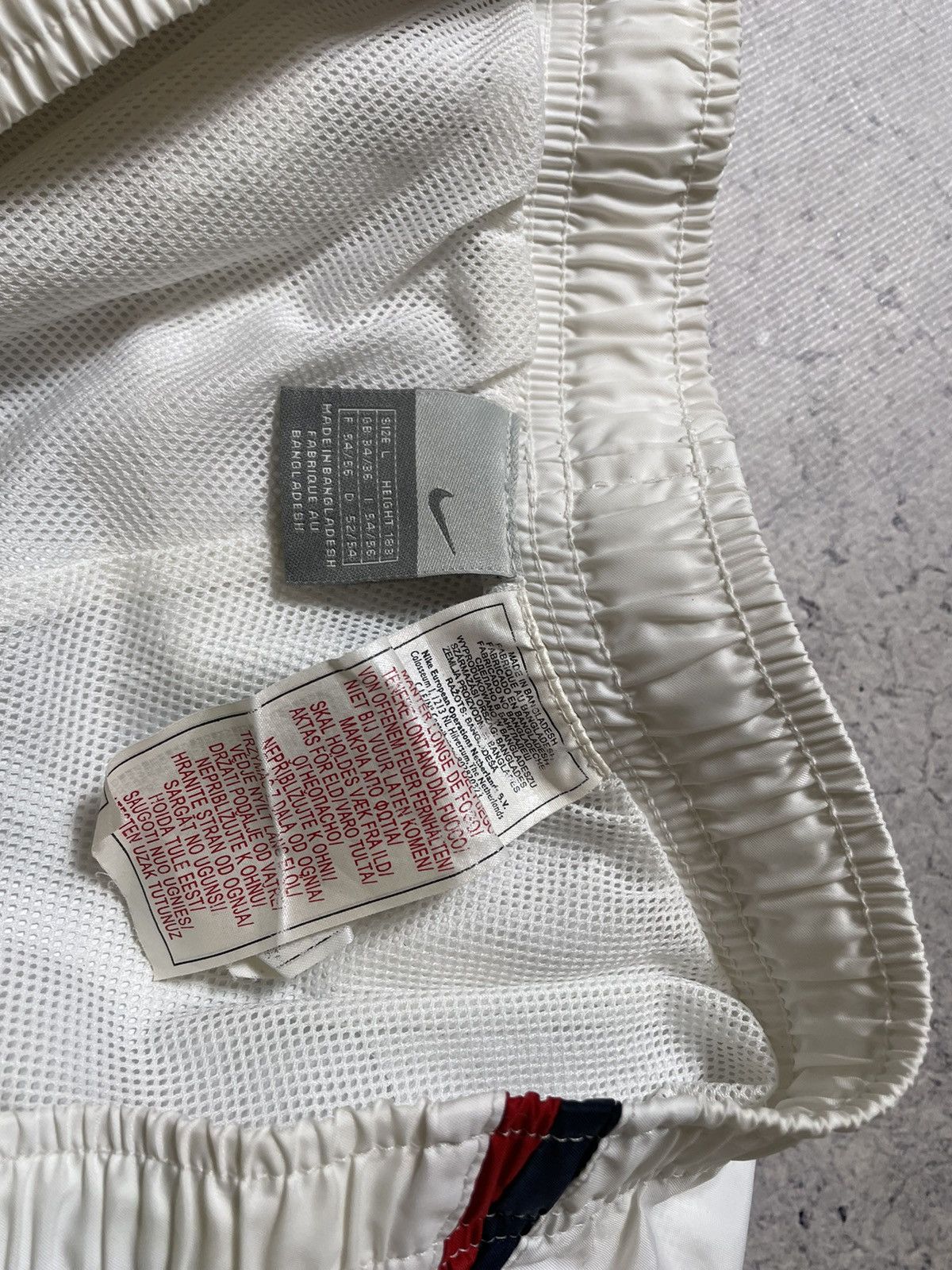 Nike × Vintage Vintage Nike Drill Swoosh Nylon White Shorts Size US 34 / EU 50 - 8 Thumbnail
