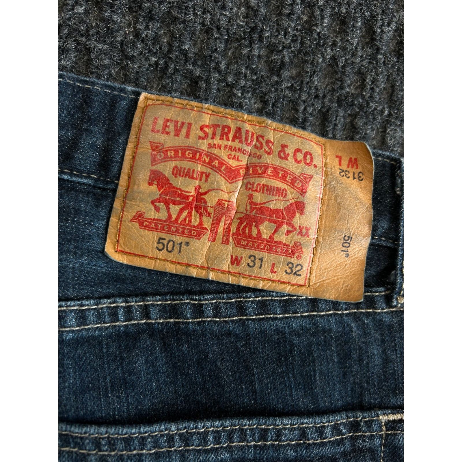 Levi's VINTAGE Levi’s 501 Jeans 31 x 32 Dark Indigo Denim Button Fly Grunge Skater 90s Mens Size US 31 - 4 Thumbnail