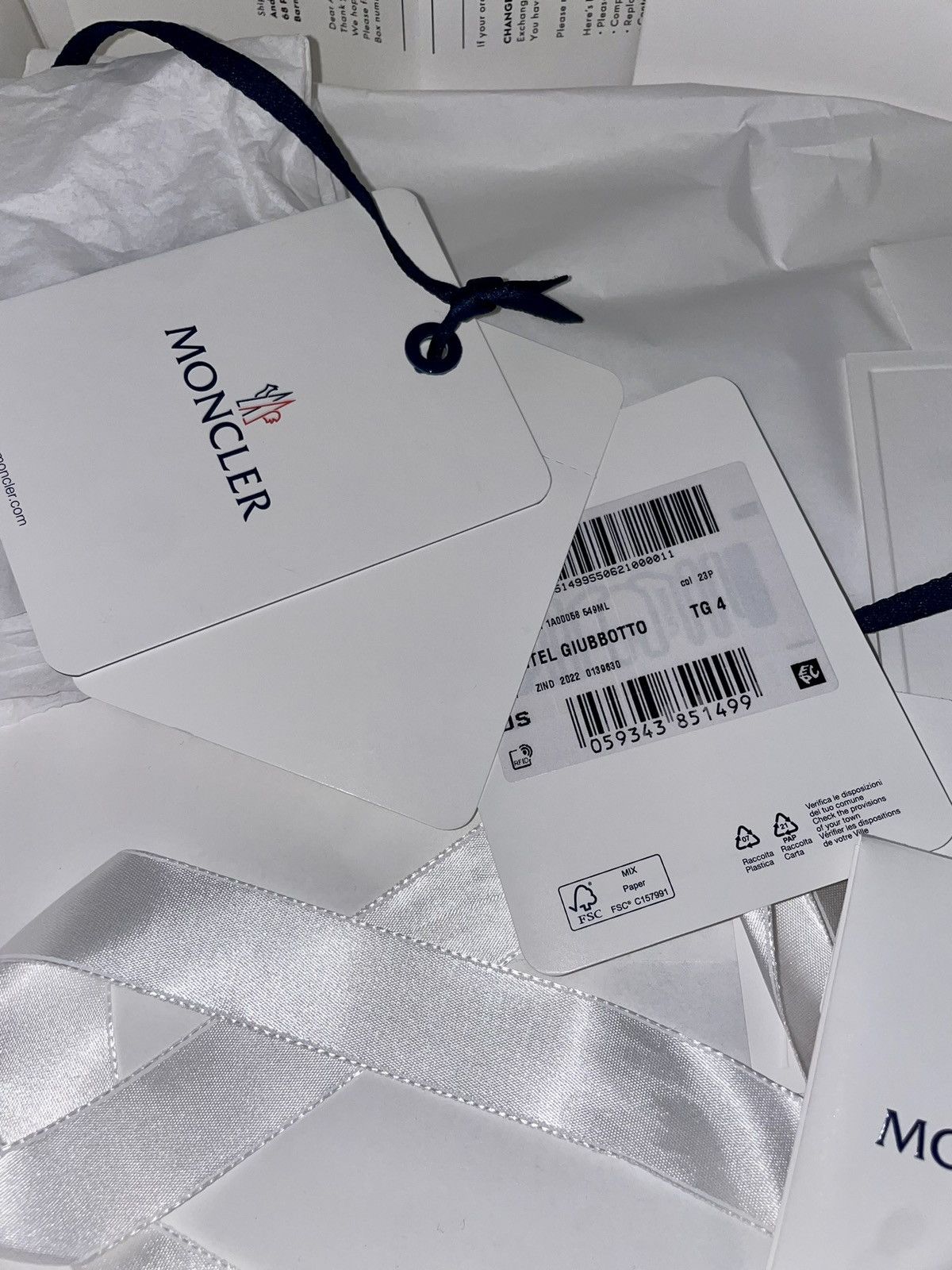 Moncler Moncler lightweight jacket 2022 SS Size US XL / EU 56 / 4 - 22 Thumbnail