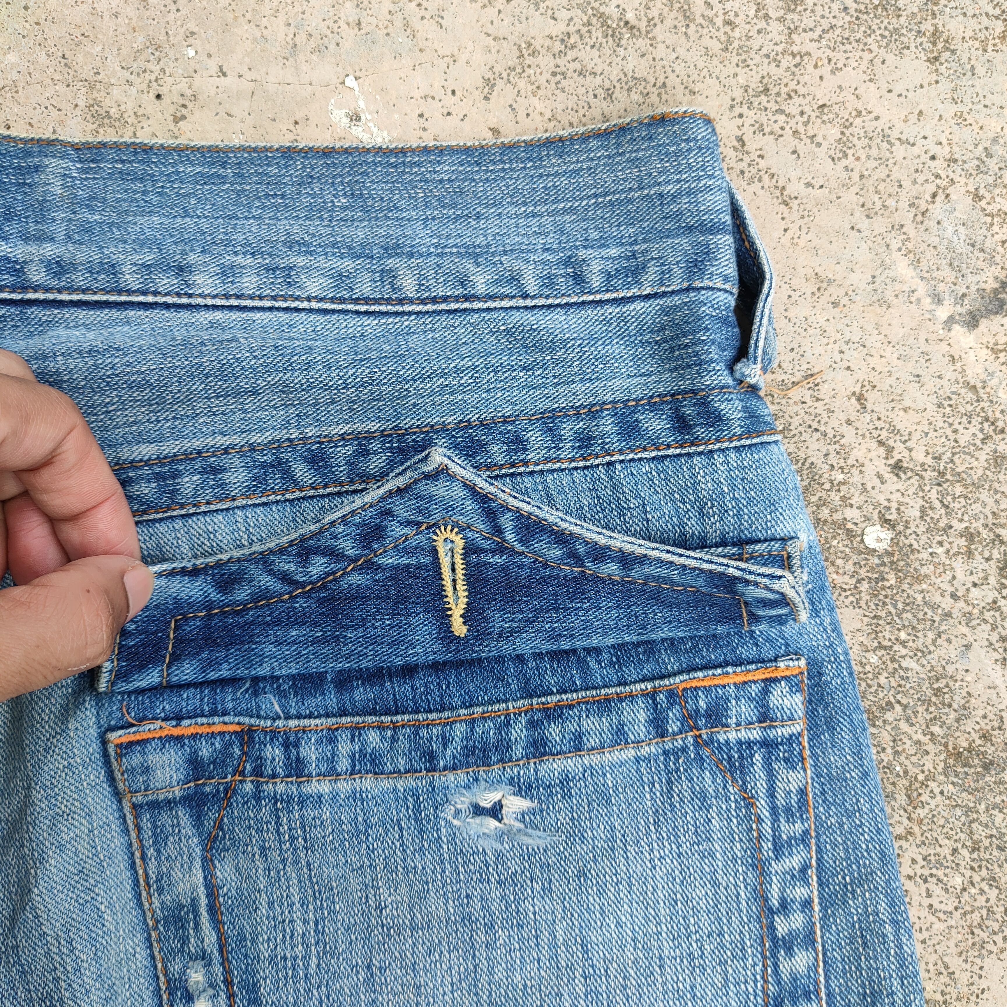 Japanese Brand FLARE VINTAGE JAPANESE FADED DISTRESSED JEANS DENIM PANTS Size US 32 / EU 48 - 12 Thumbnail