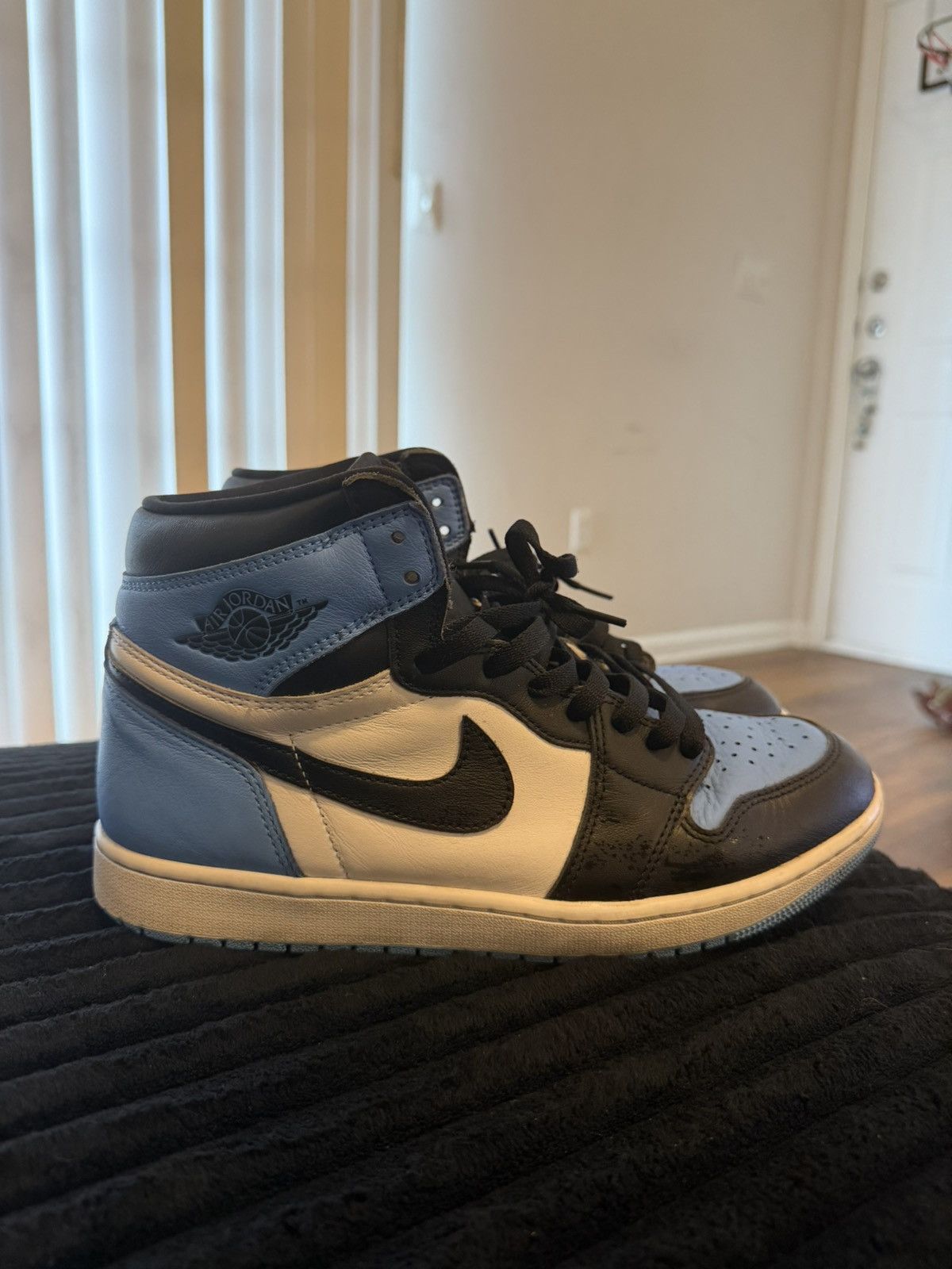 Jordan Brand Jordan 1 High OG UNC Toe Size US 10 / EU 43 - 1 Thumbnail
