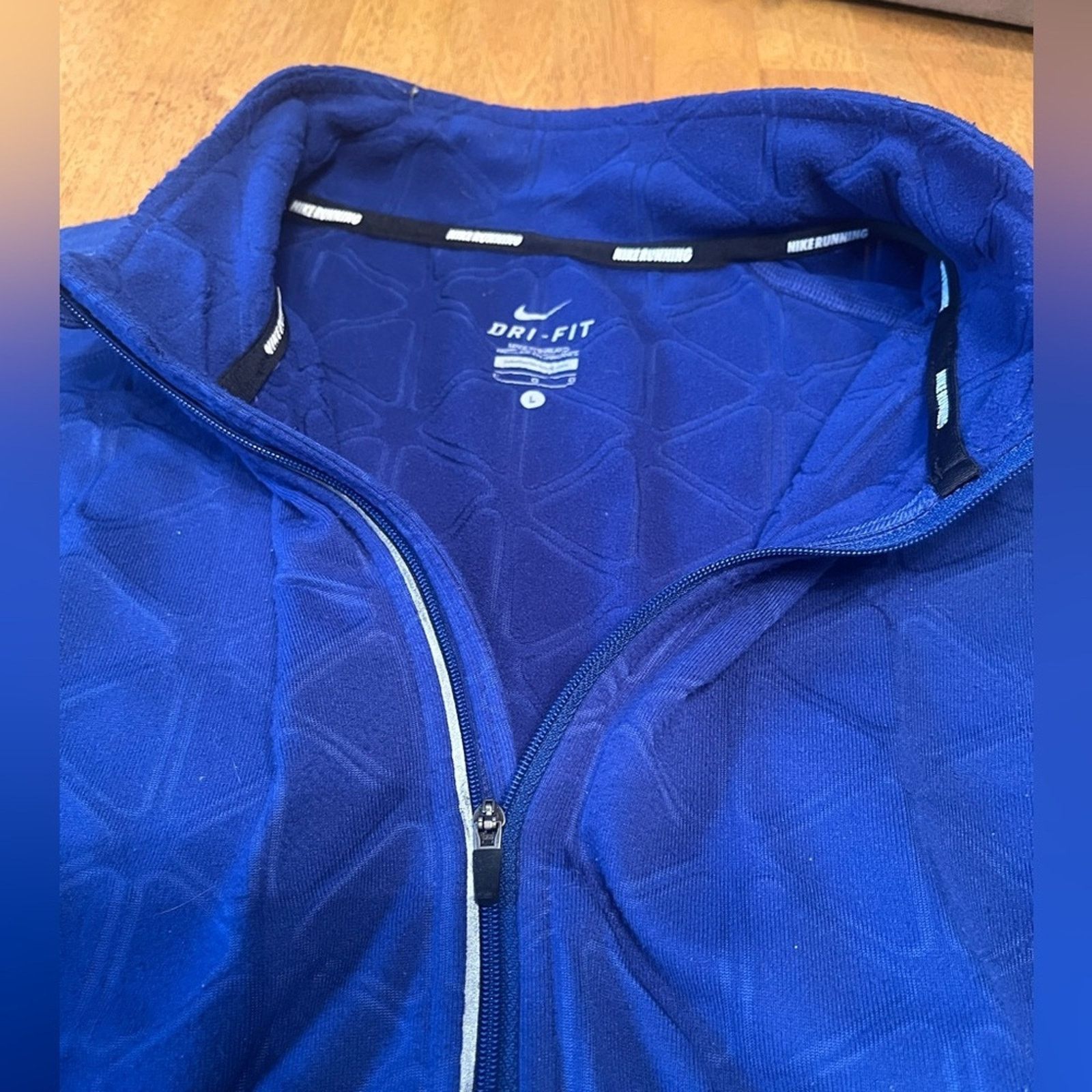 Nike Nike Running DriFit jacket, size Large in great condition. Size L / US 10 / IT 46 - 2 Thumbnail
