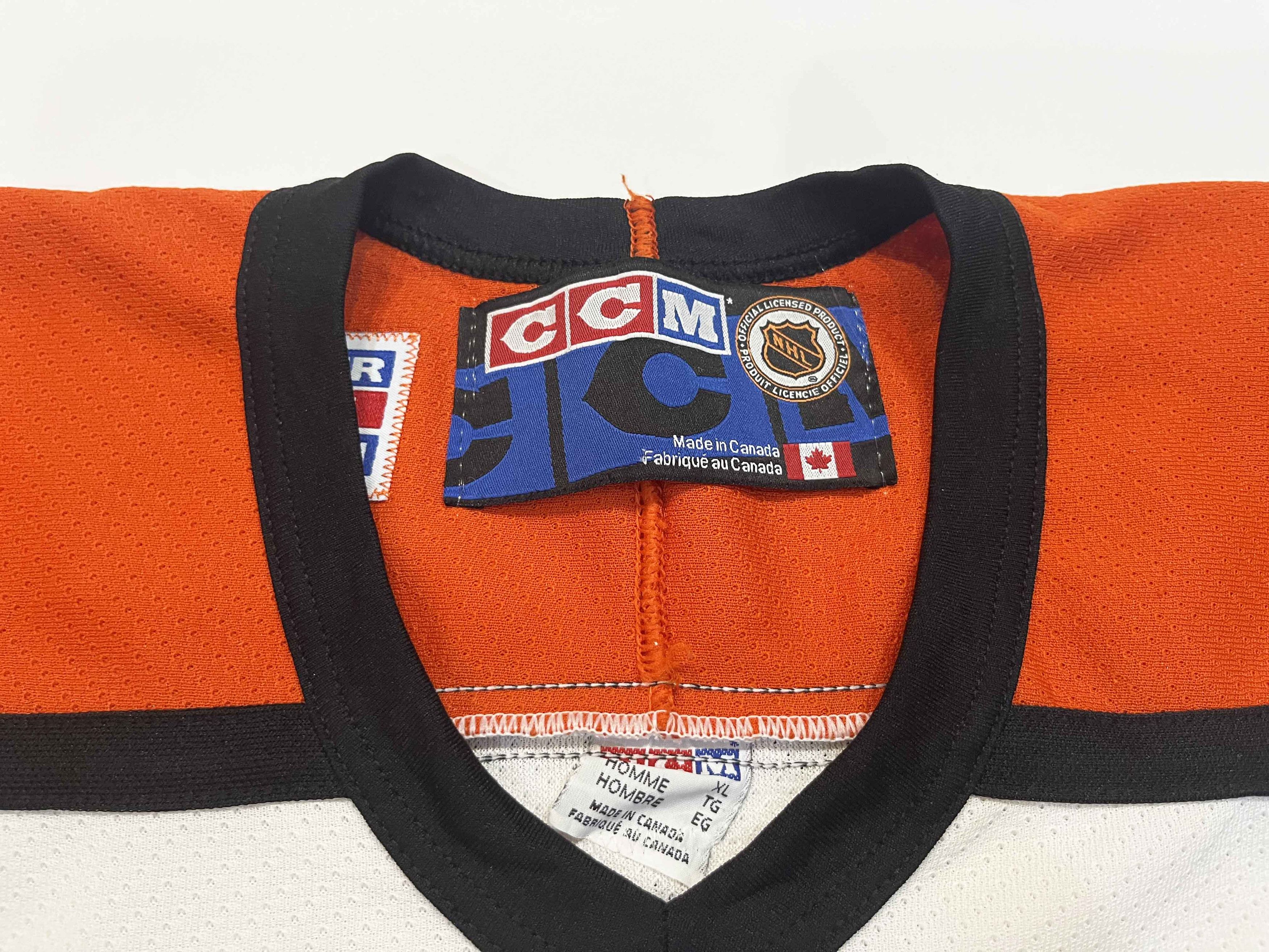 Ccm × NHL CCM Philadelphia Flyers LeCLAIR #10 NHL Hockey Jersey Size US XL / EU 56 / 4 - 4 Thumbnail