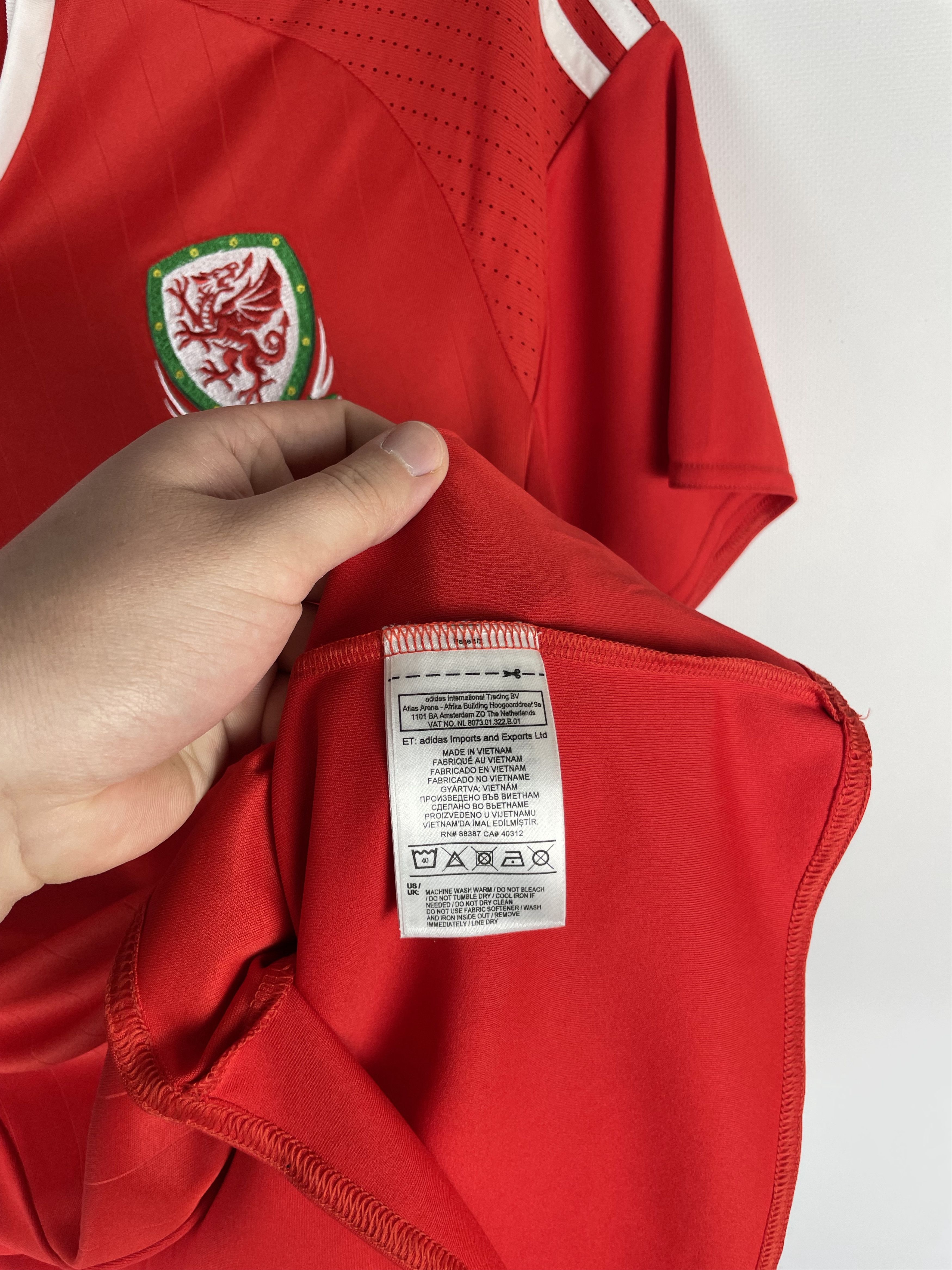Adidas Adidas Wales Home 2015/2016 Football Shirt Soccer Jersey Size US L / EU 52-54 / 3 - 5 Thumbnail