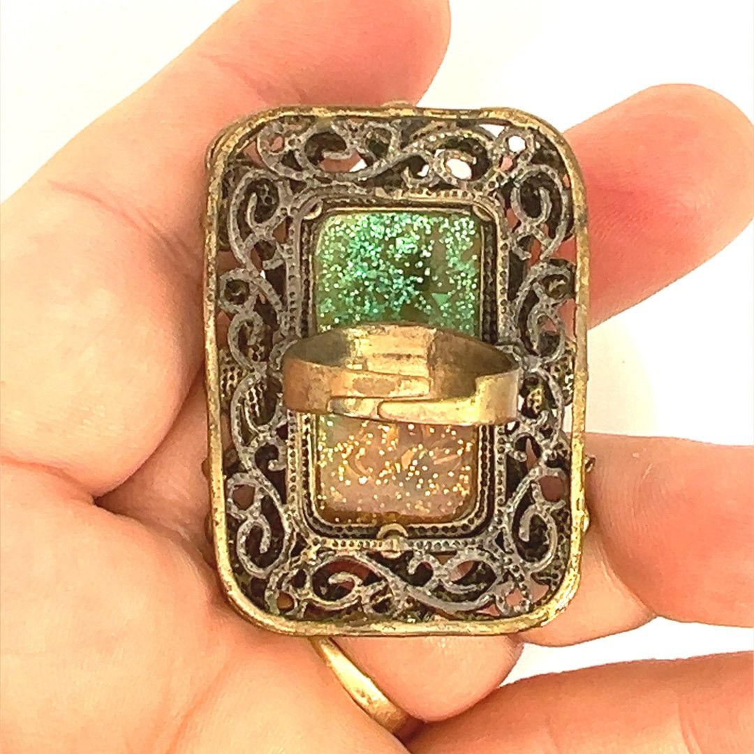 & Other Stories Vintage Green Blue Rhinestone Ring Huge Molded Flower Center Size ONE SIZE - 4 Thumbnail