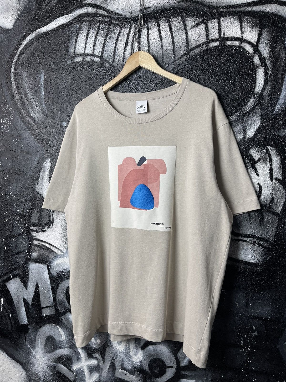 Zara Zara Art Archivio Abstract Logo T-Shirt Men’s Size XL Size US XL / EU 56 / 4 - 1 Thumbnail