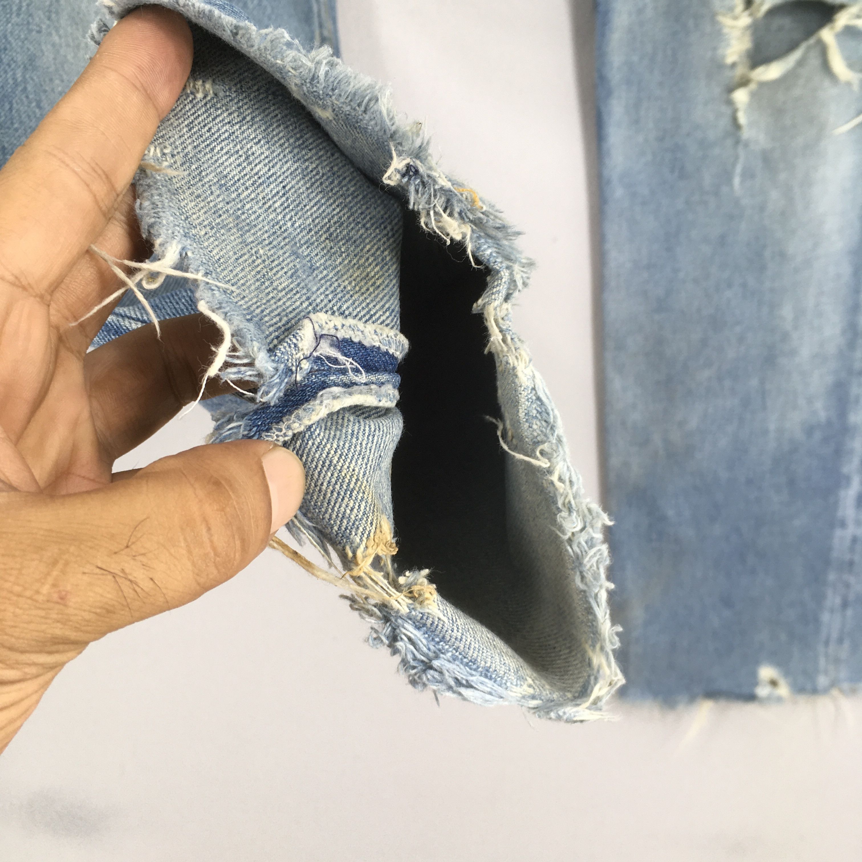 Levi's Size 29x28.5 Vintage 90s Levi's 501 Distressed Jeans S1081 Size US 29 - 4 Thumbnail