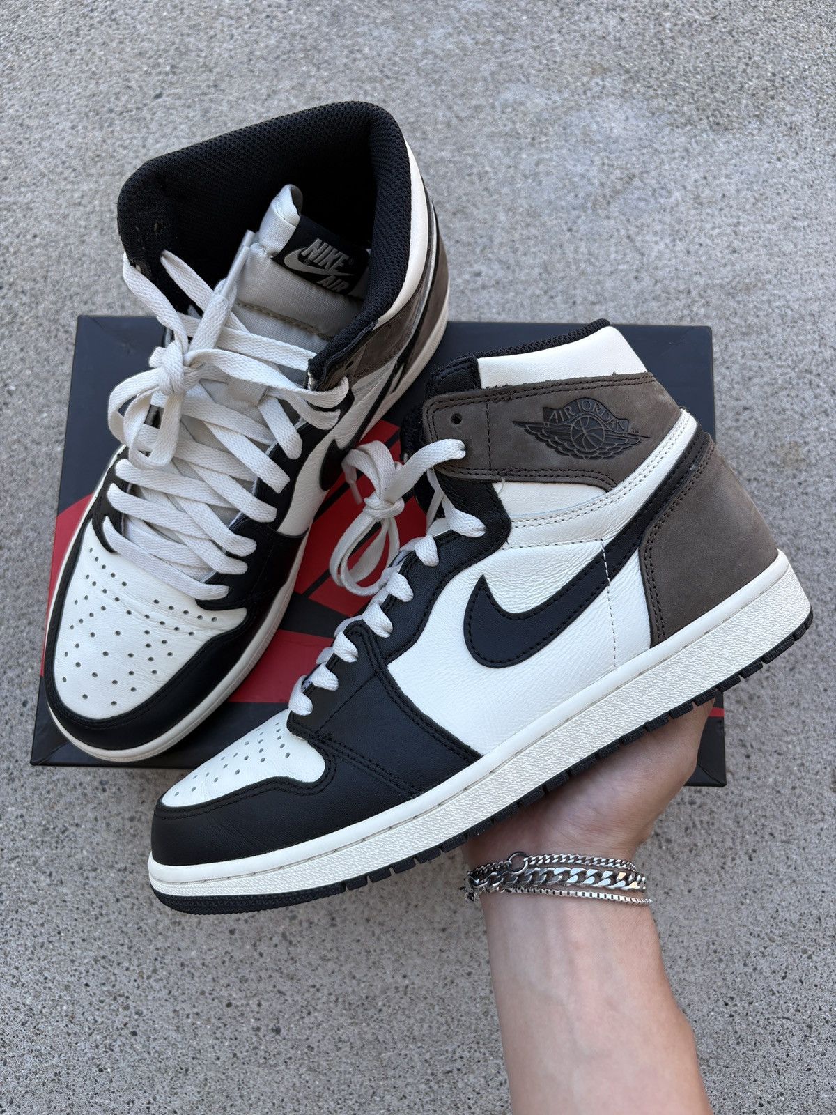 Jordan 1 Retro High “Dark Mocha” Size Men’s 9