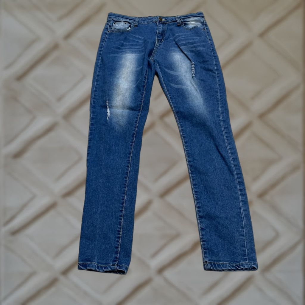 Denime Unbranded Skinny Jeans Womens XL 30x29 Denim Blue Distressed Sandblasted Dark Wash MidRise 5-Pocket Stretch Size 40" / US 18 - 1 Thumbnail