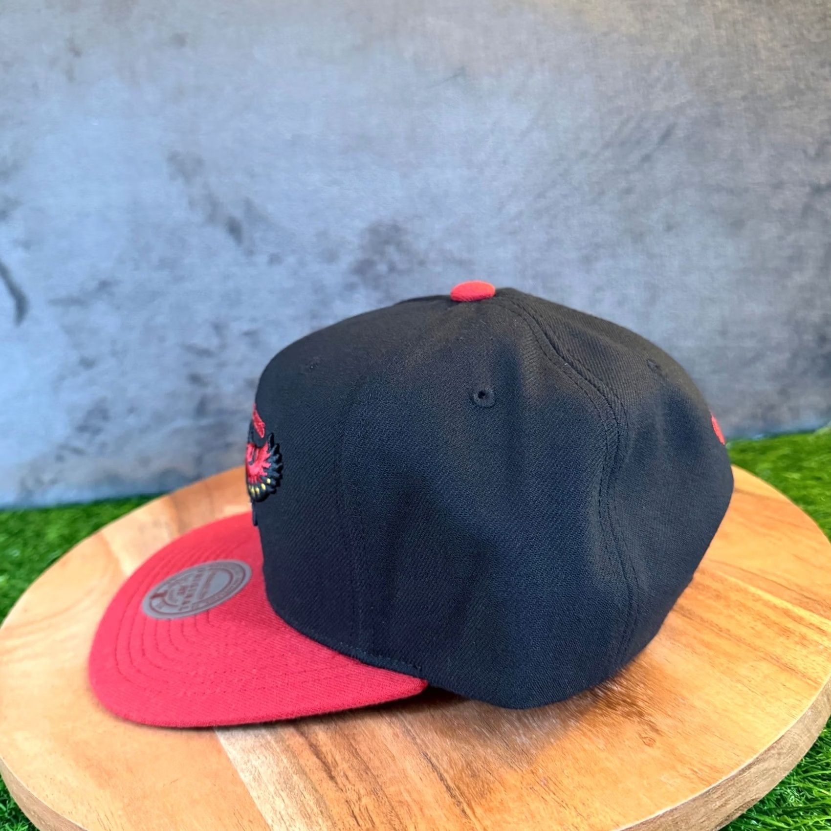 Mitchell & Ness Mitchell & Ness Atlanta Hawks Snapback Hat NWT Black Red NBA Basketball Cap Mens Adjustable One Size Hat Size ONE SIZE - 3 Thumbnail