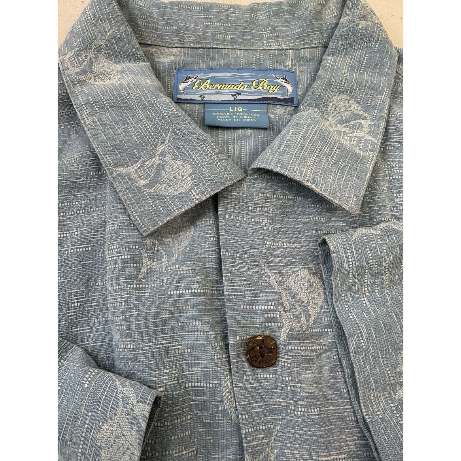 Other Bermuda bay silk Hawaiian shirt Marlin Men’s Large Resort Size US L / EU 52-54 / 3 - 12 Thumbnail