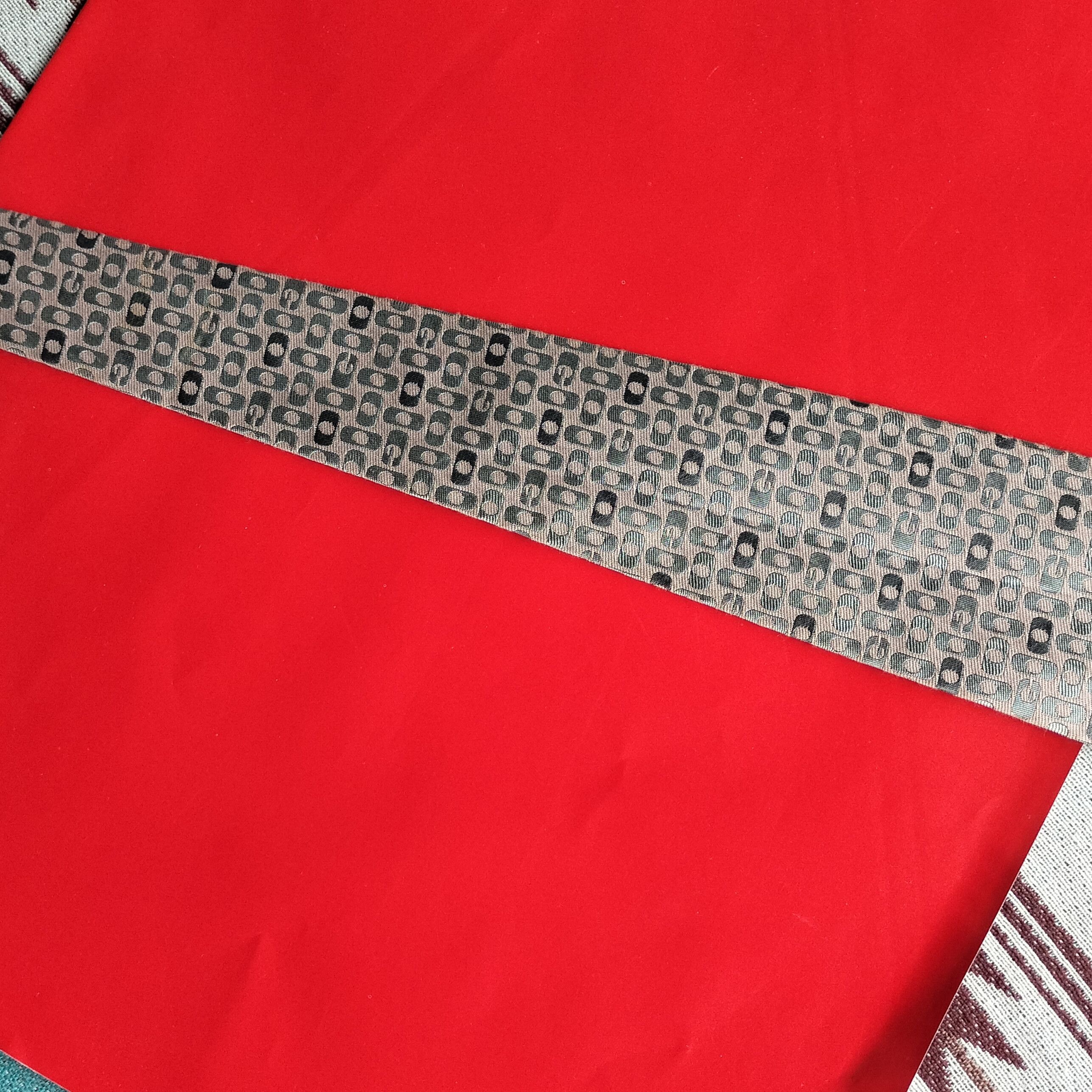 Gucci Early 2000 Gucci tom ford era font tie Size ONE SIZE - 6 Thumbnail