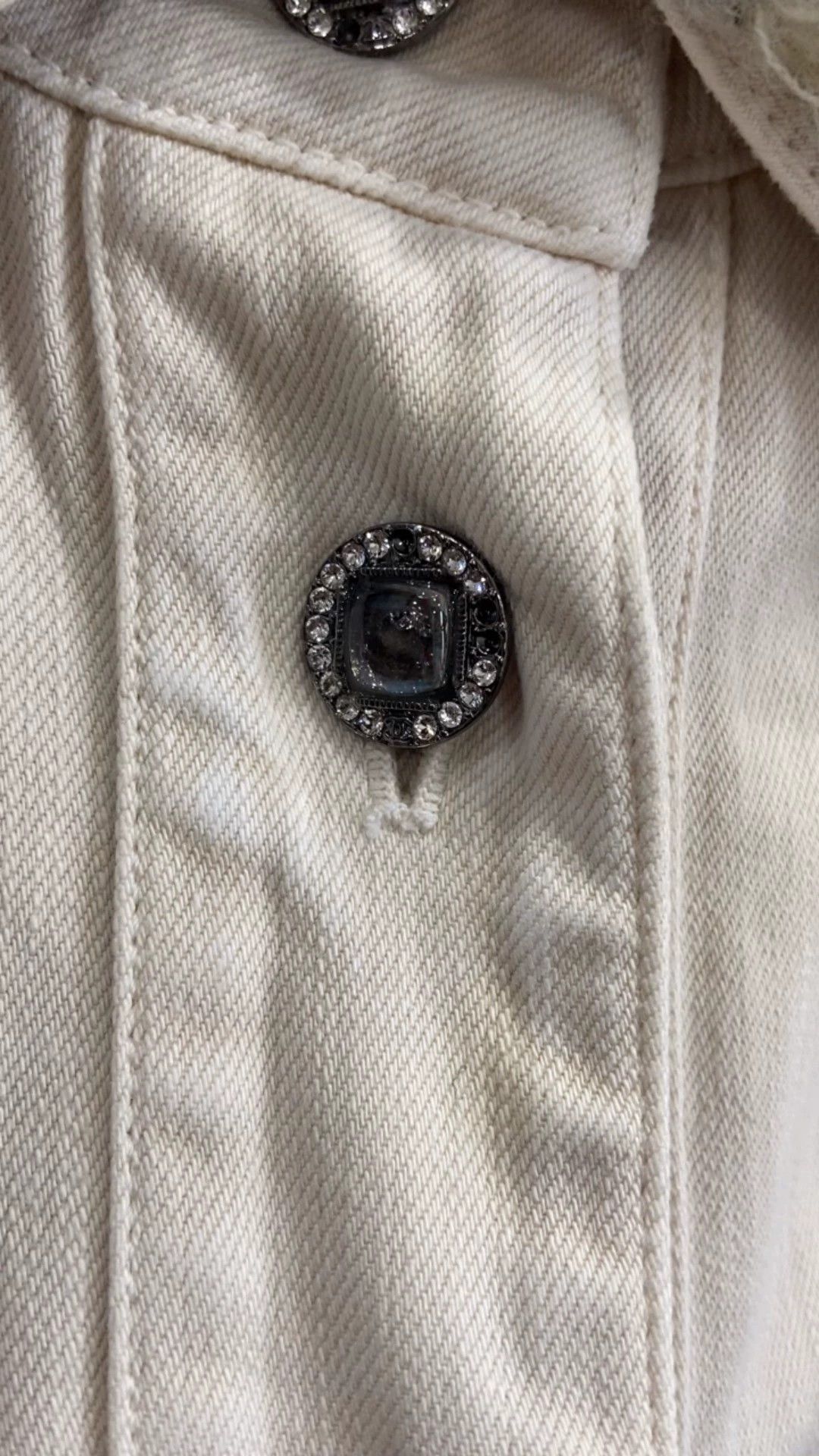 Chanel Chanel Beige Fur Collar Denim Jacket 38 95New Size S / US 4 / IT 40 - 1 Thumbnail