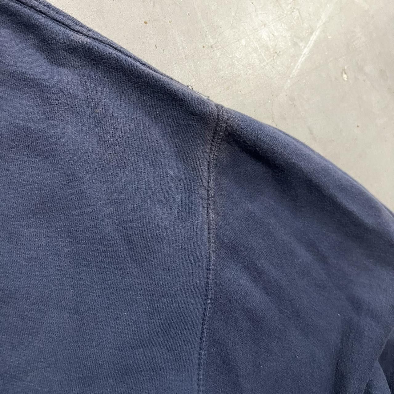 Vintage Vintage Y2K Navy Blue Blank Sweatshirt with redish stains! Size US L / EU 52-54 / 3 - 5 Thumbnail