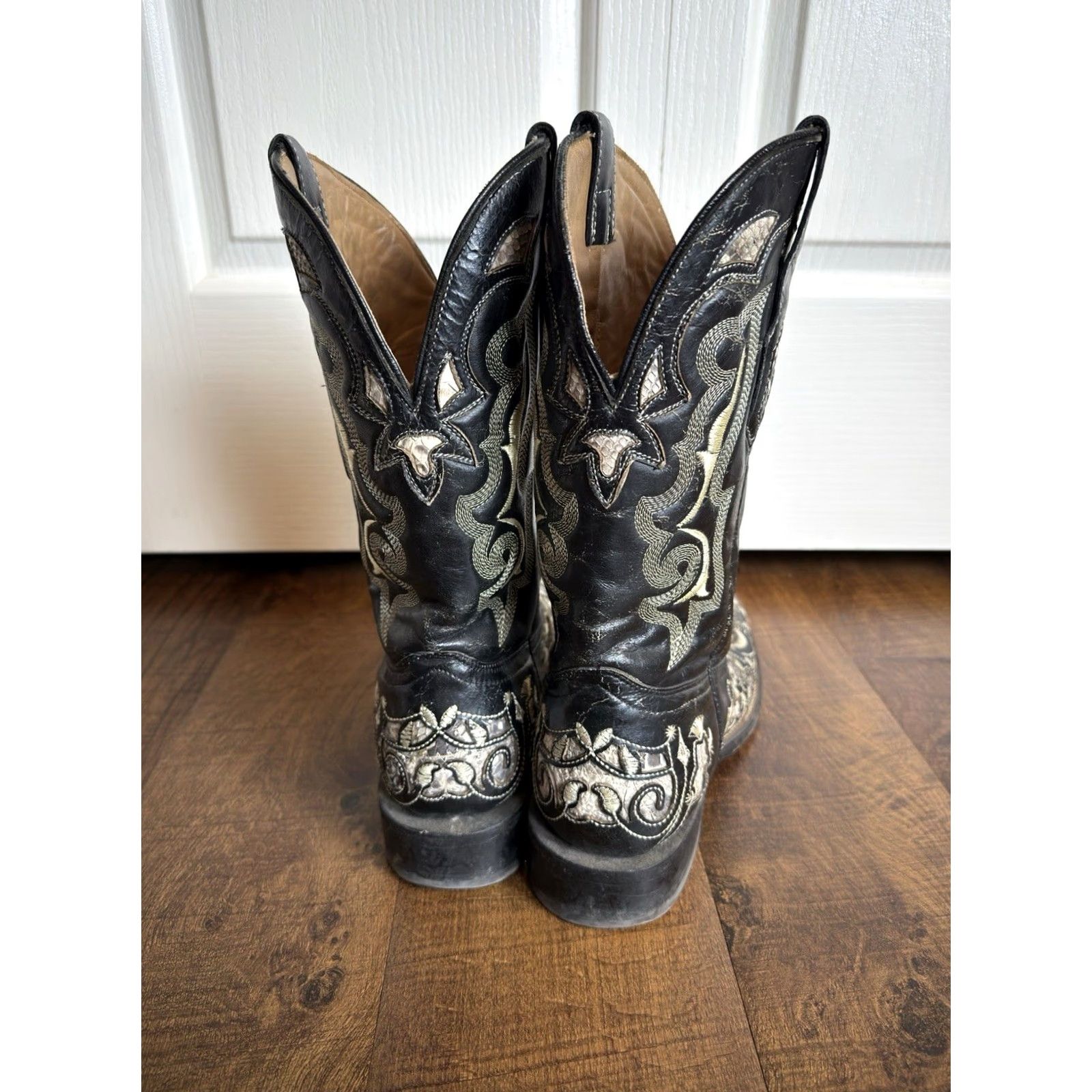 Skin Corral Exotic Python Skin Inlay Western Boot Square Toe Black US 8.5D Mens Leather western Cowboy Boot Size US 9 / EU 42 - 6 Thumbnail