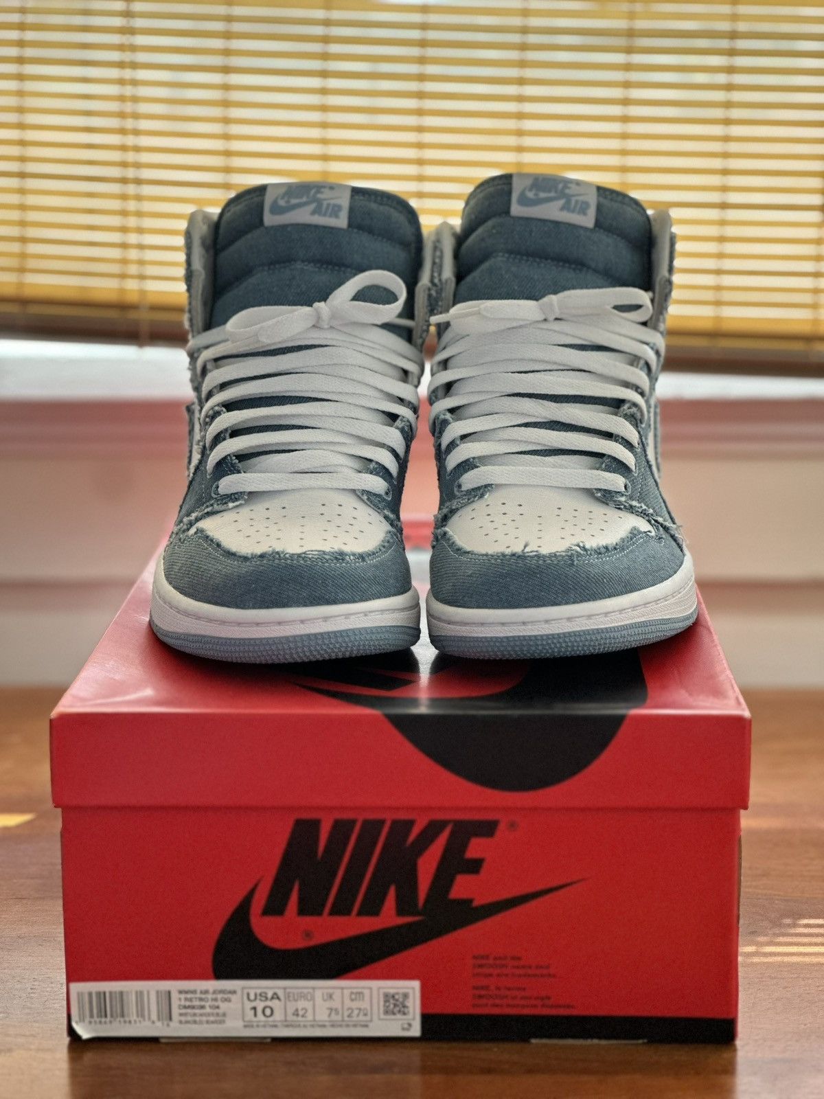 Jordan Brand Nike Air Jordan 1 Retro High OG W Denim Size US 8.5 / EU 41-42 - 1 Thumbnail