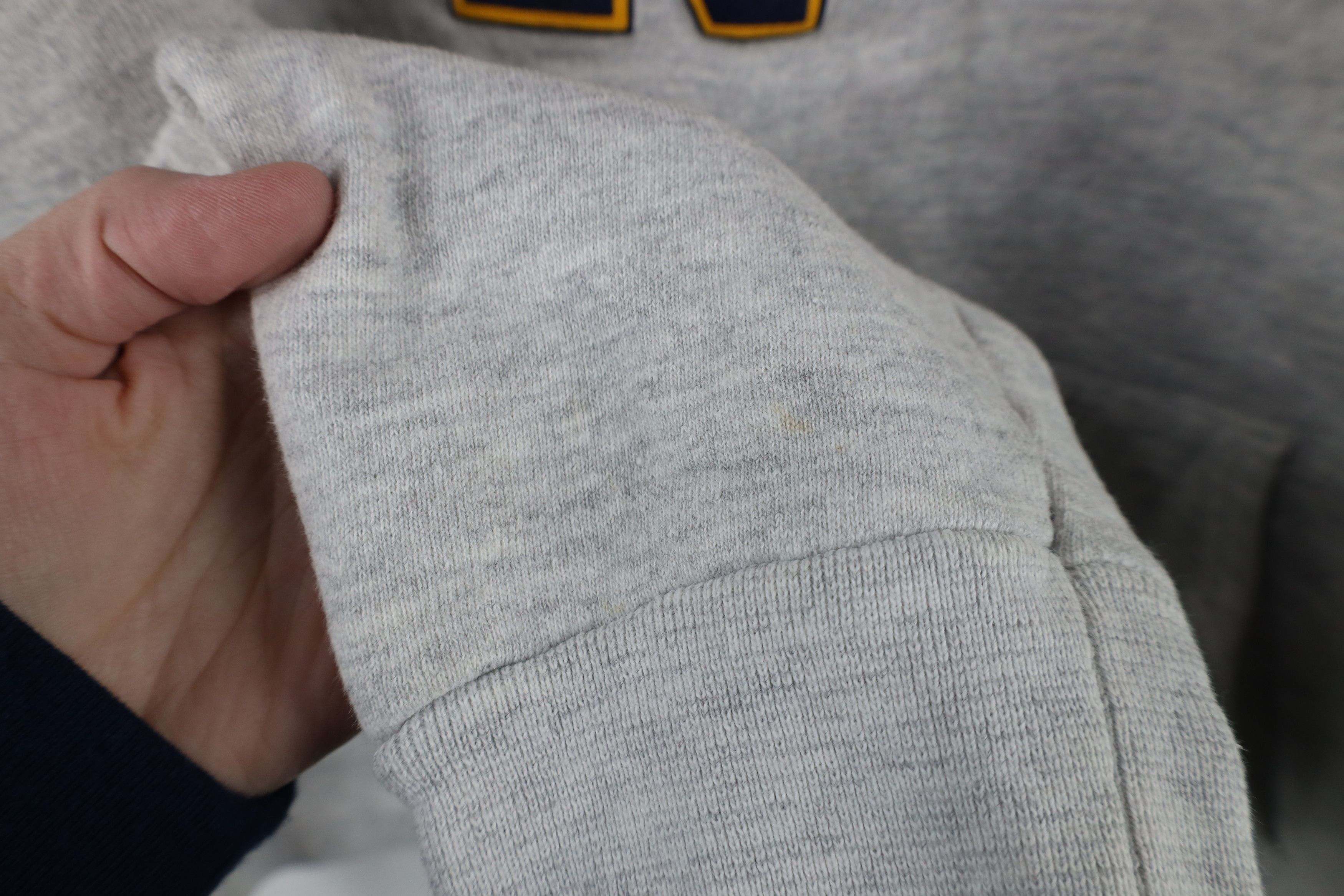 Vintage Vintage 90s Notre Dame University Football Hoodie Gray USA Size US XL / EU 56 / 4 - 7 Thumbnail