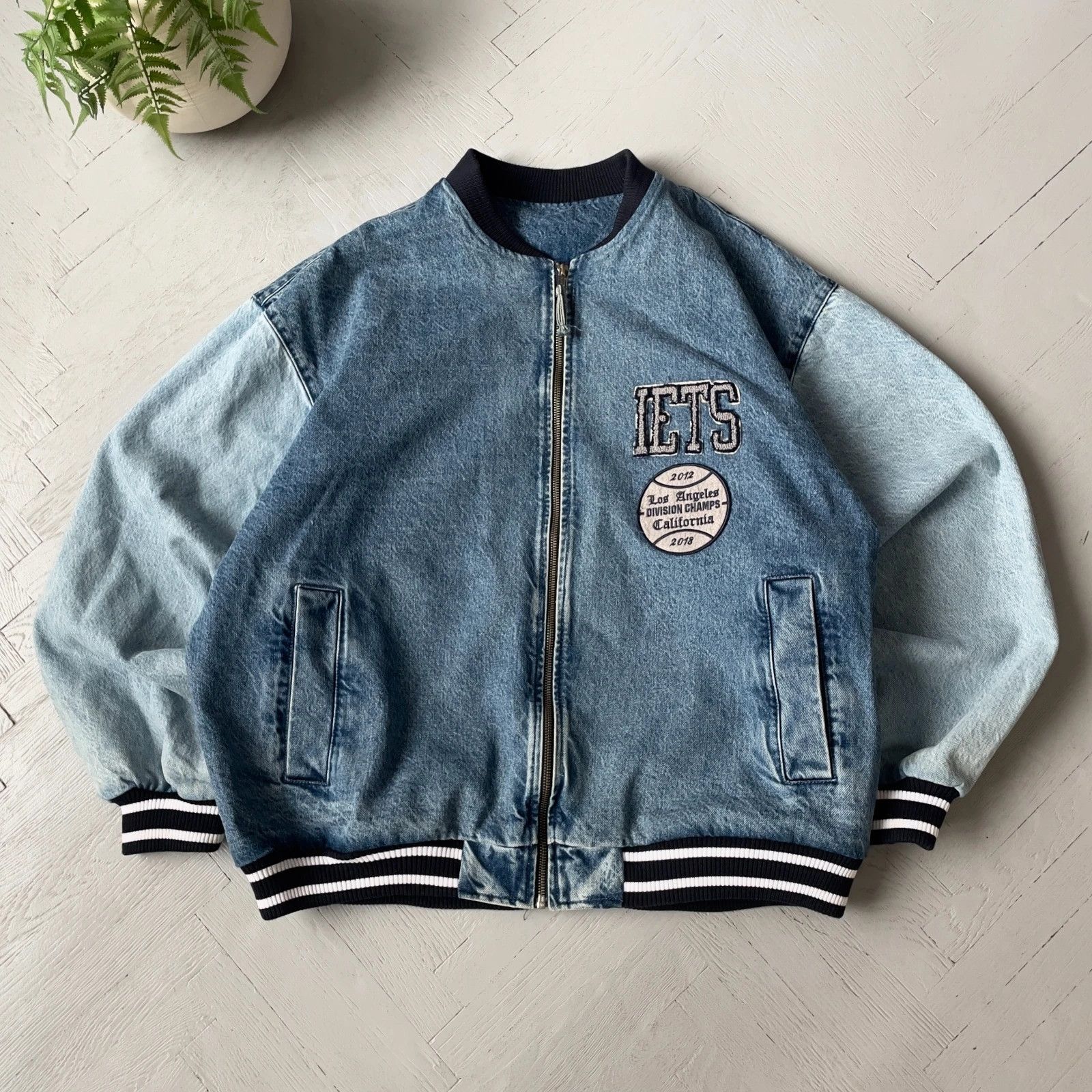 Bdg BDG Oversized Denim Varsity Bomber Jacket Size US L / EU 52-54 / 3 - 1 Thumbnail