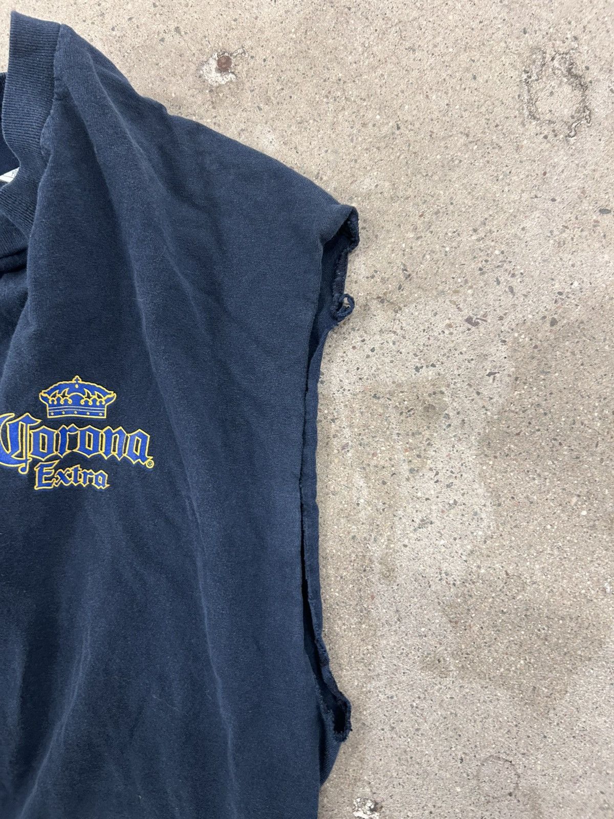 Vintage VINTAGE CORONA EXTRA BIKINI MODEL T-SHIRT Size US XL / EU 56 / 4 - 5 Thumbnail