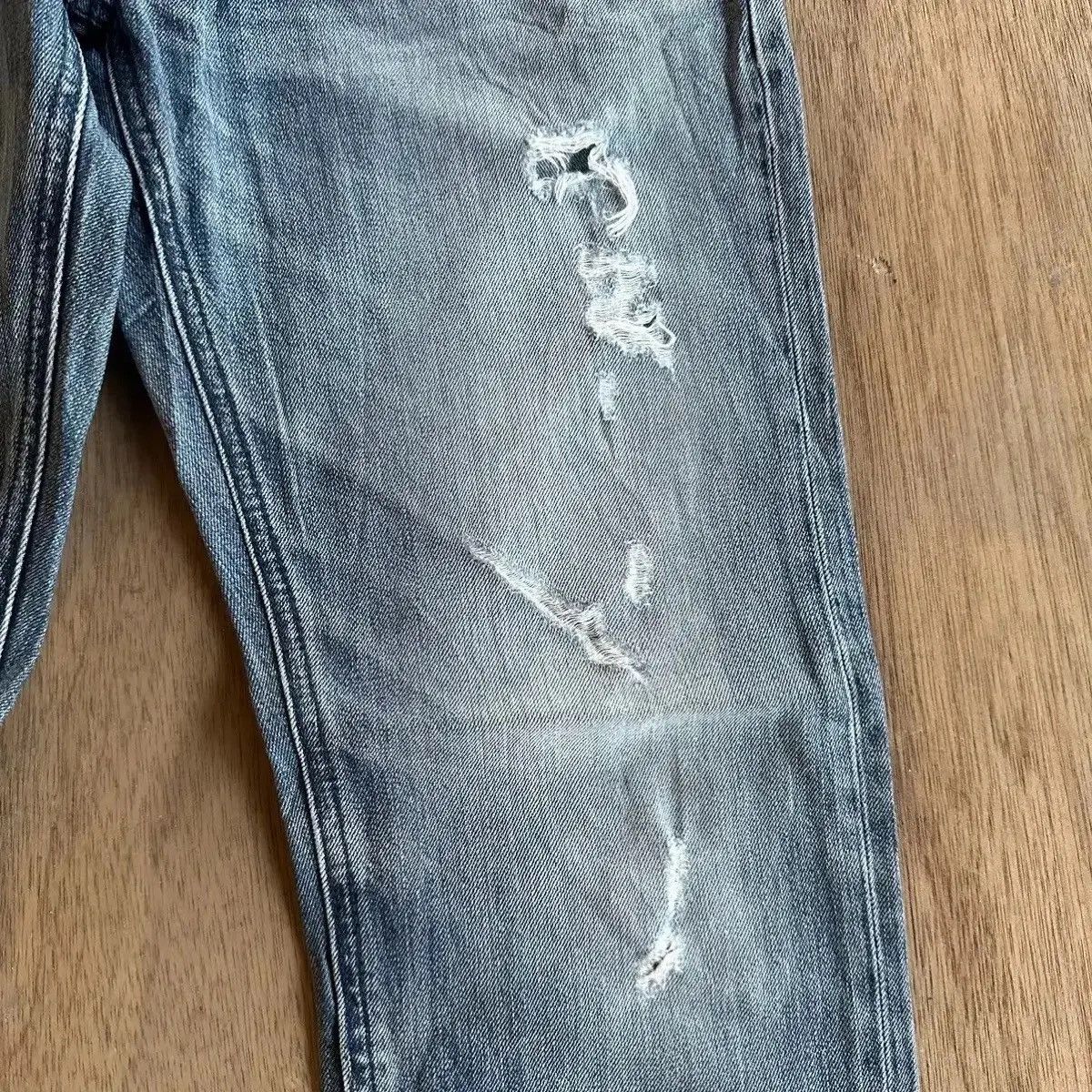 Black Label BURBERRY BLACK LABEL JEANS DISTRESSED DENIM RIPPED PANTS W31 Size US 31 - 8 Thumbnail