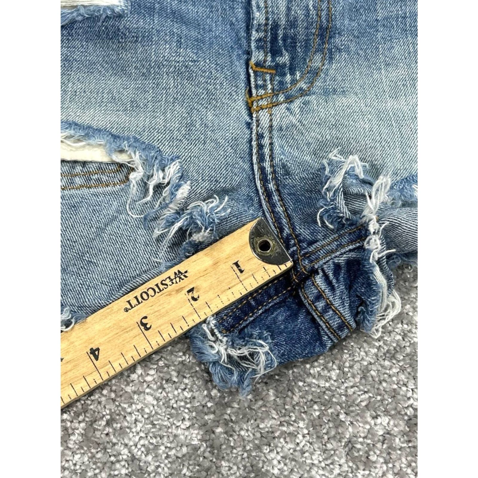 Zara Zara Shorts Womens 2 Light Wash Denim Distressed Cut-Offs Blue 90s Festival Classic Size 26" / US 2 / IT 38 - 2 Thumbnail
