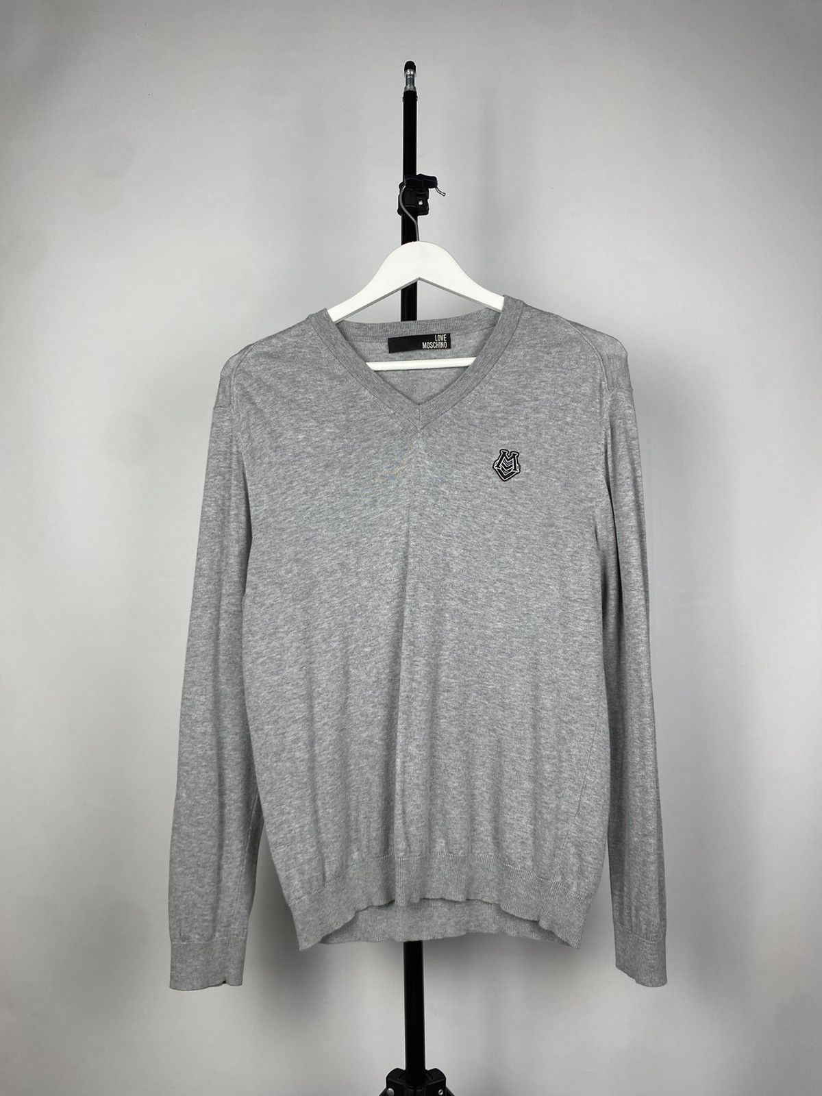 Designer × Moschino Love Moschino long sleeve knit V neck sweatshirt Size US M / EU 48-50 / 2 - 1 Thumbnail