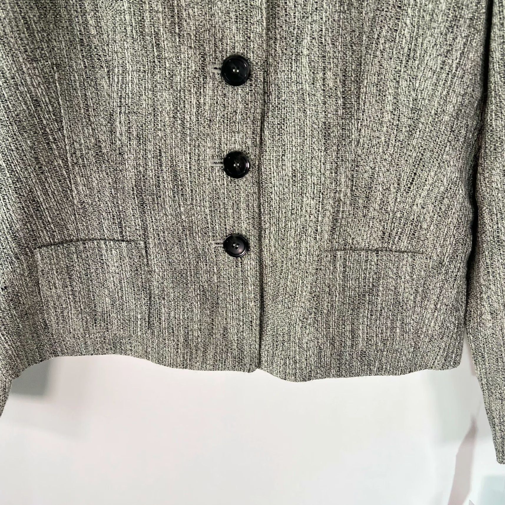 Jones New York Jones New York Blazer Womens Jacket Solid Black Size 10 Pockets Lined Button Jacket Style Classic Size L / US 10 / IT 46 - 4 Thumbnail