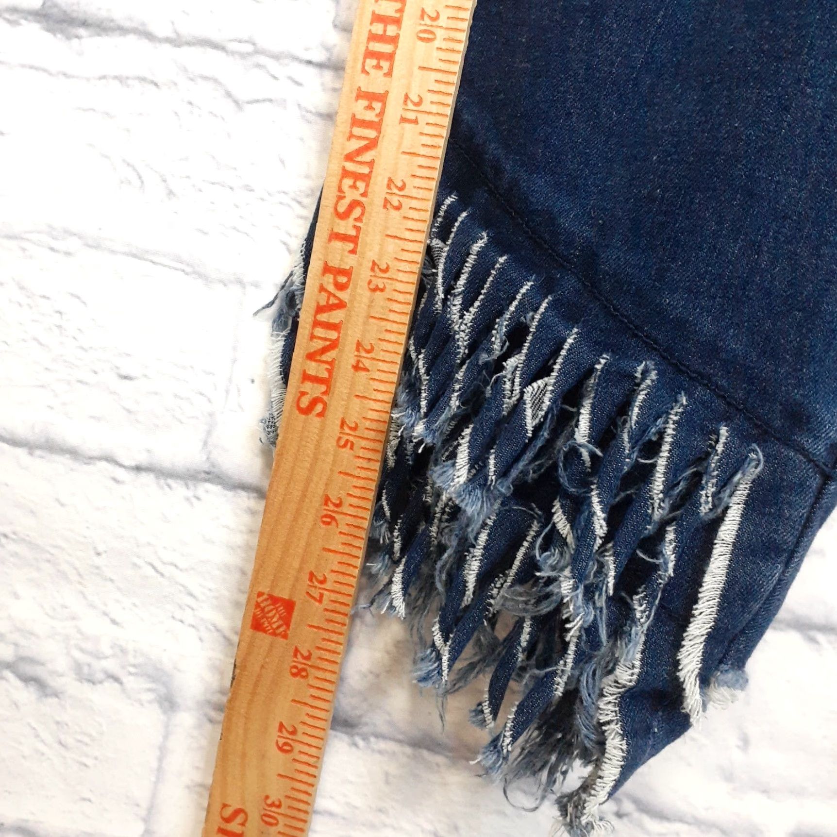 Vintage Cato Jeans 22W Denim Regular Women Cropped Stretch High Rise Blue Fringe Raw Hem Distressed Denim Size 40" / US 18 - 4 Thumbnail