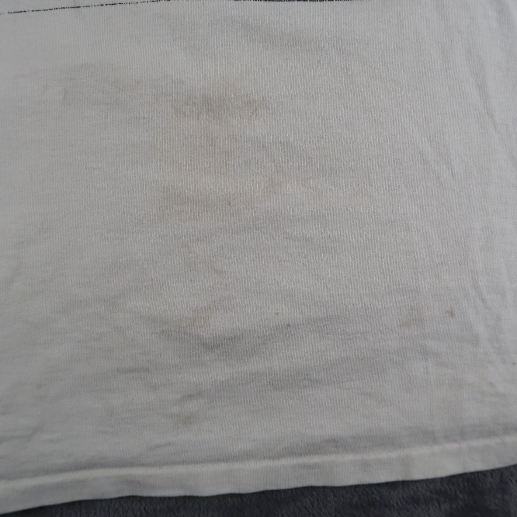 Vintage VINTAGE 90s Killer Abalone Strikes Newspaper T Shirt L White 90s Animals Mens Shirt Size US L / EU 52-54 / 3 - 7 Thumbnail