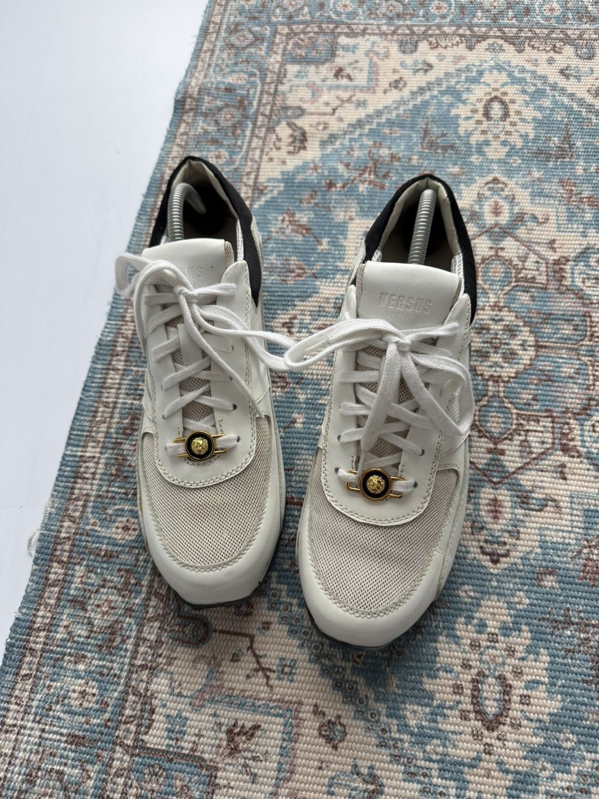Versus Versace Versace Versus witch Gold Lion Buckle Leather Sneakers Sz 42 Size US 9 / EU 42 - 3 Thumbnail